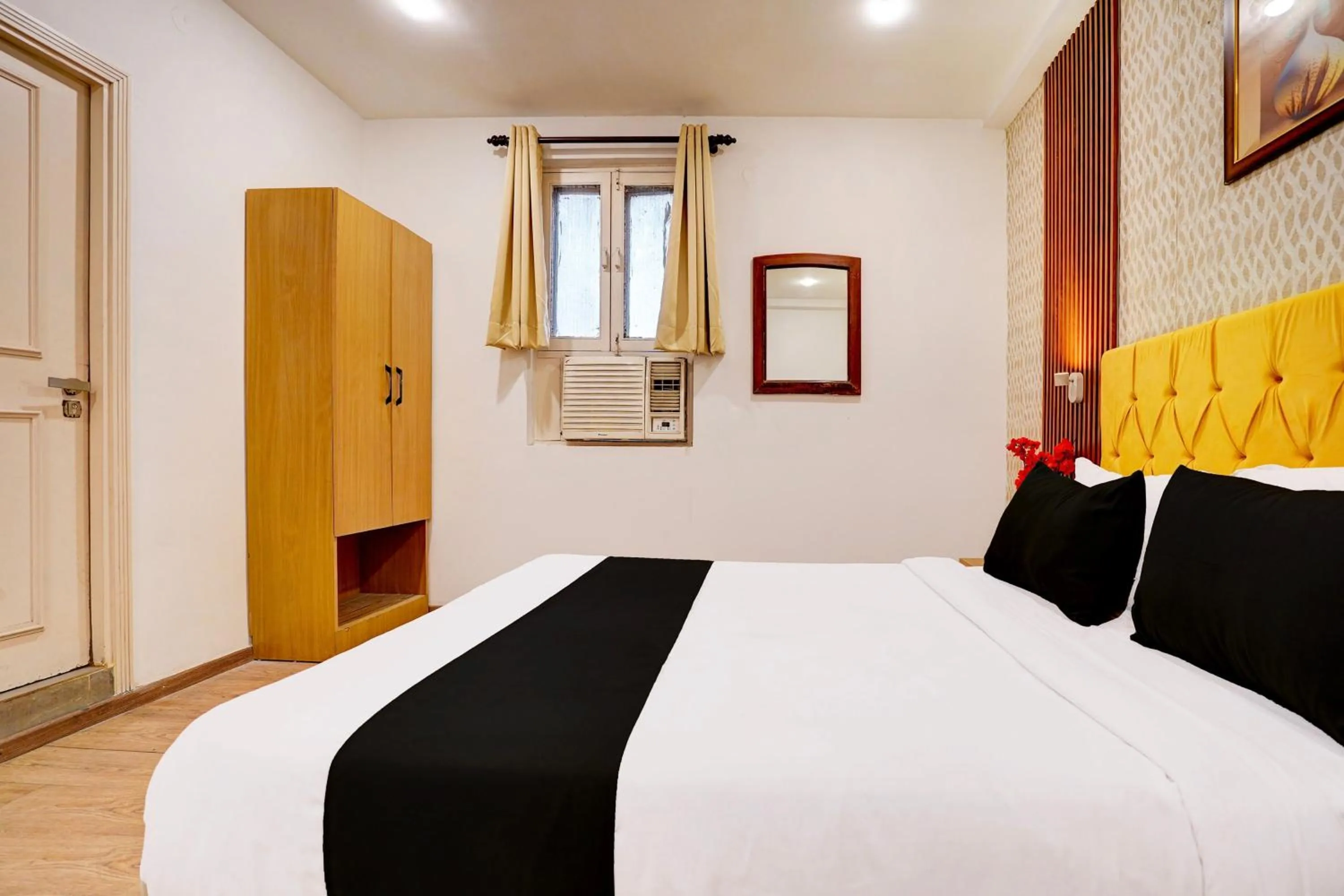 Bedroom, Bed in Townhouse Jageer Palace Near Mayapuri Chowk