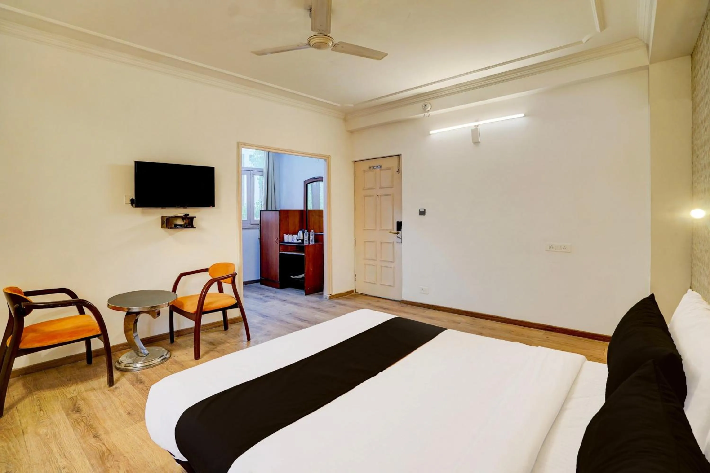 Bedroom, Bed in Townhouse Jageer Palace Near Mayapuri Chowk