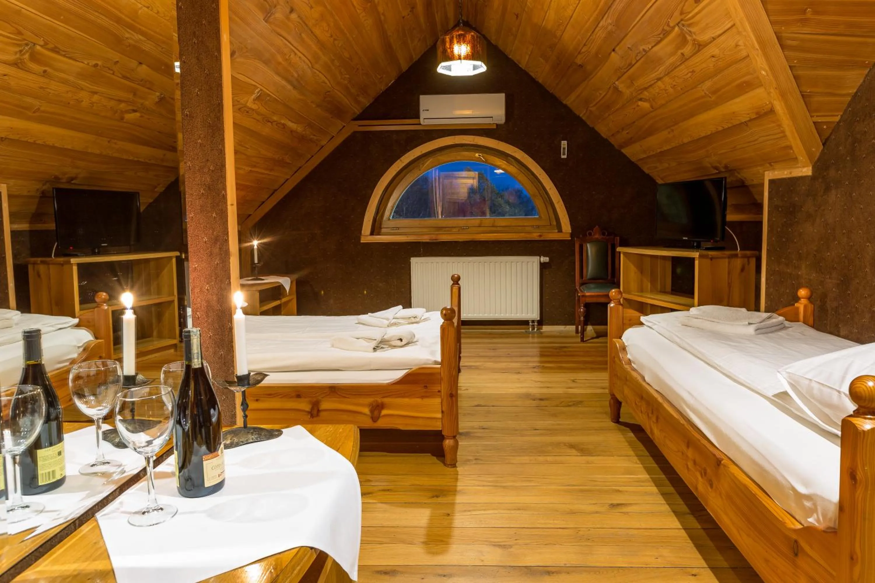 Photo of the whole room, Bed in Krakowiacy i Górale