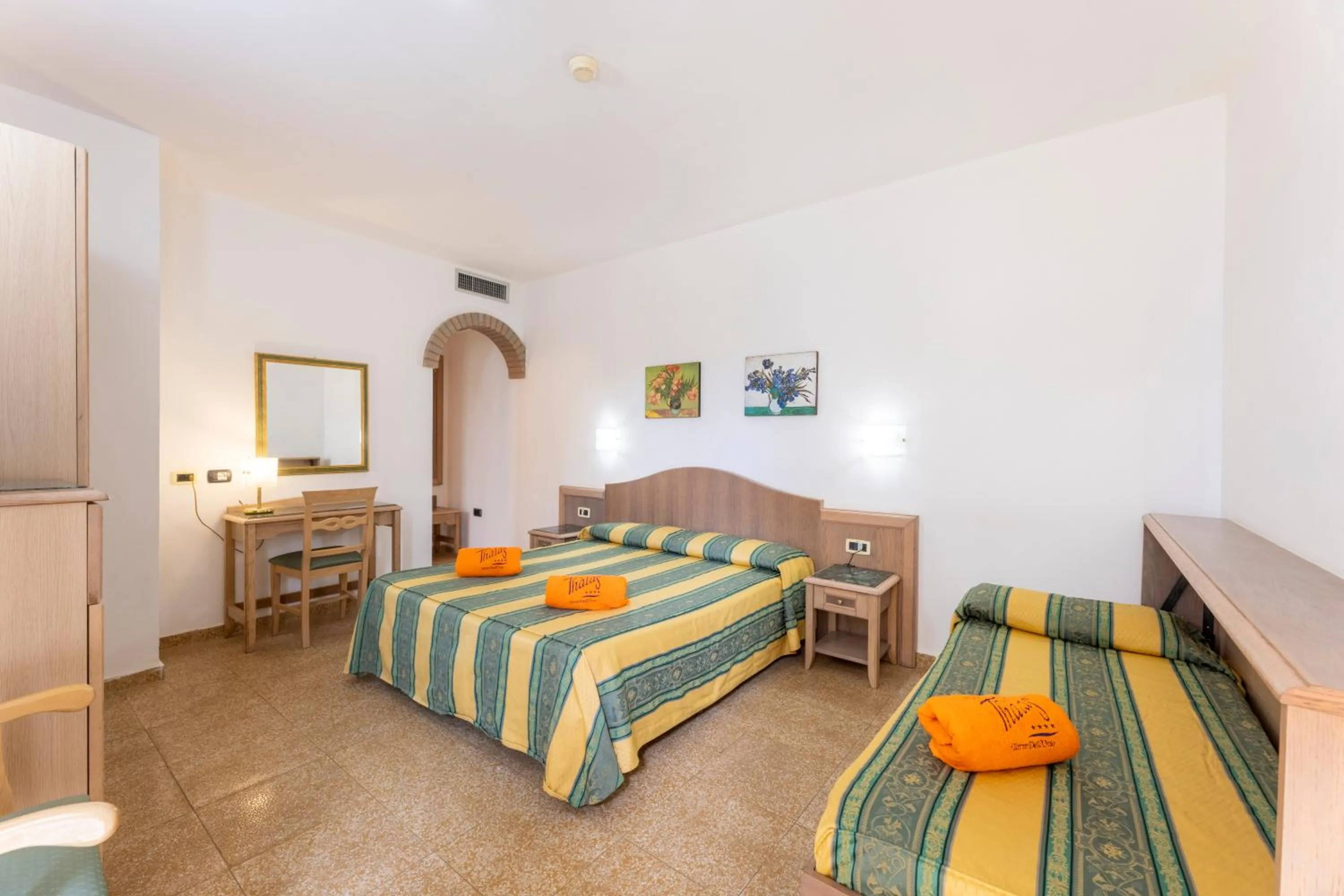 Bed in Hotel Thàlas Club