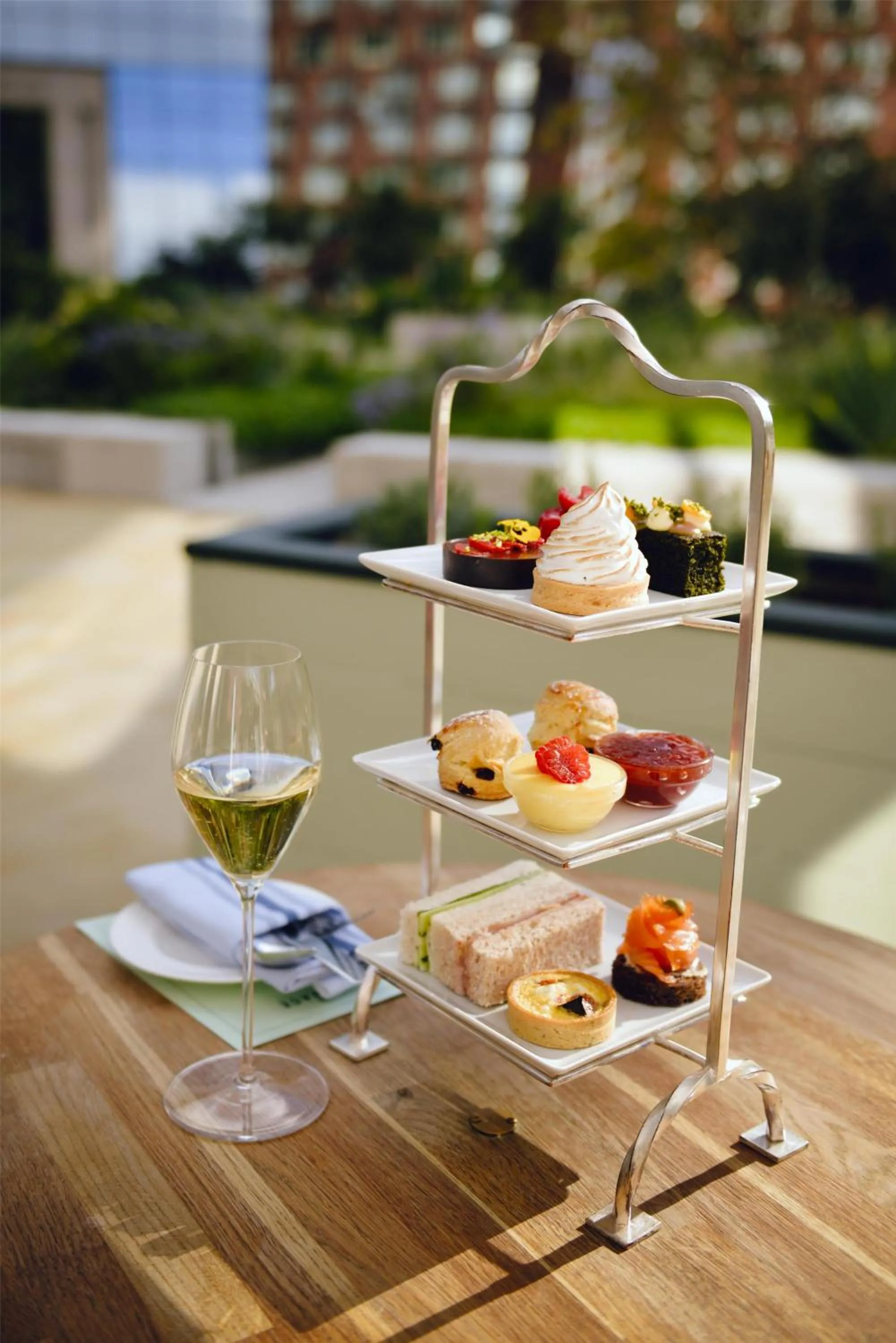 Dining area in Conrad Dublin