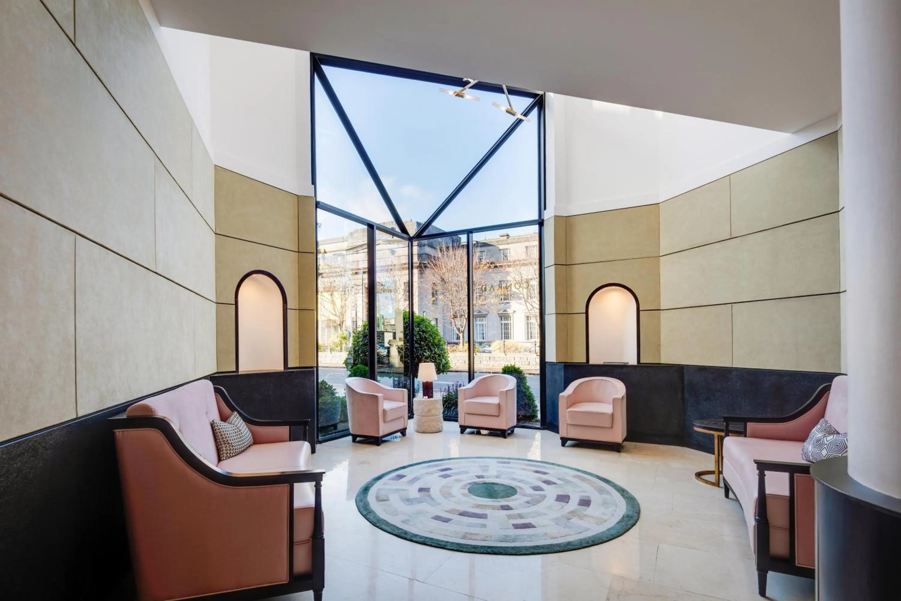 Lobby or reception in Conrad Dublin