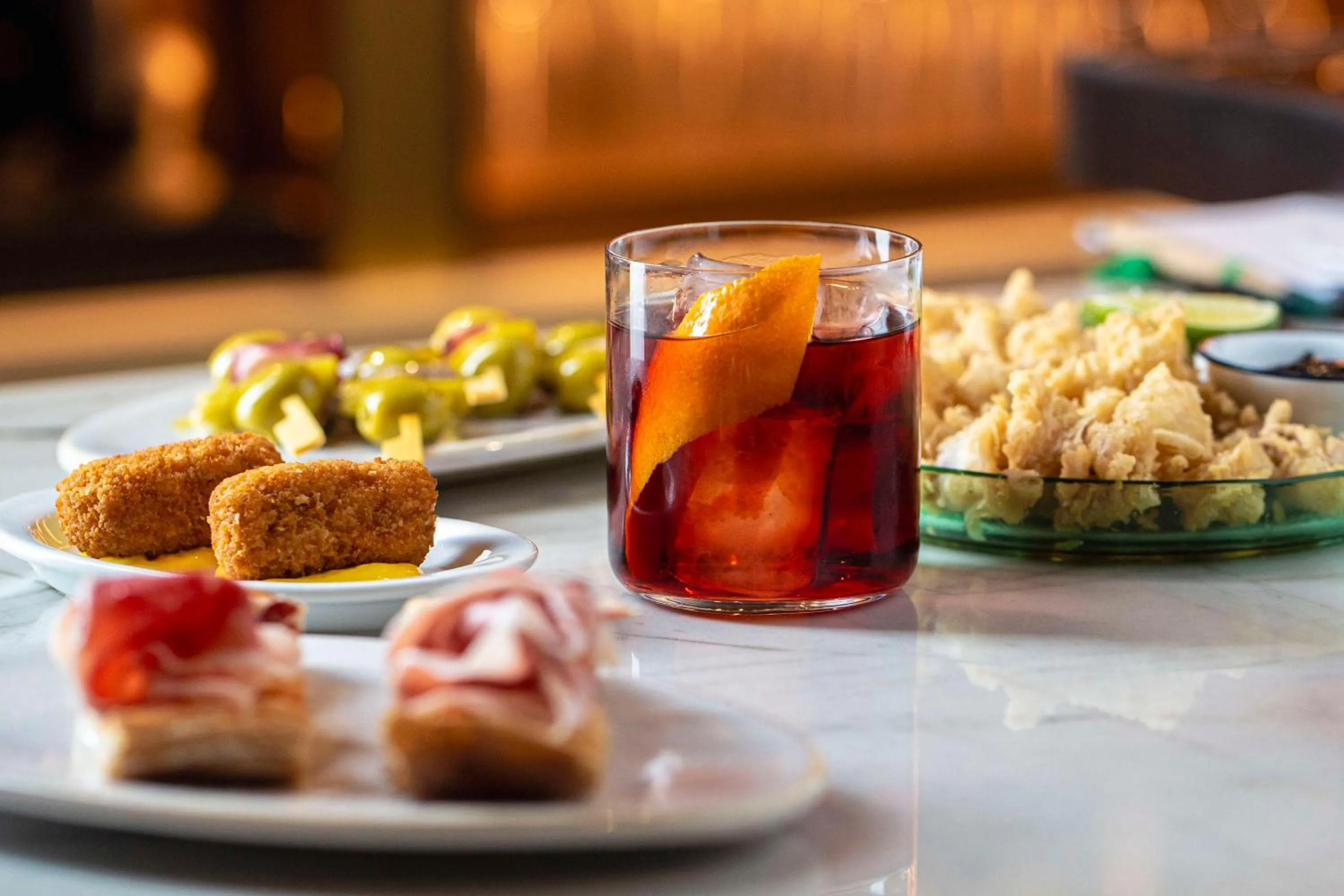 Lounge or bar in Radisson Blu 1882 Hotel, Barcelona Sagrada Familia