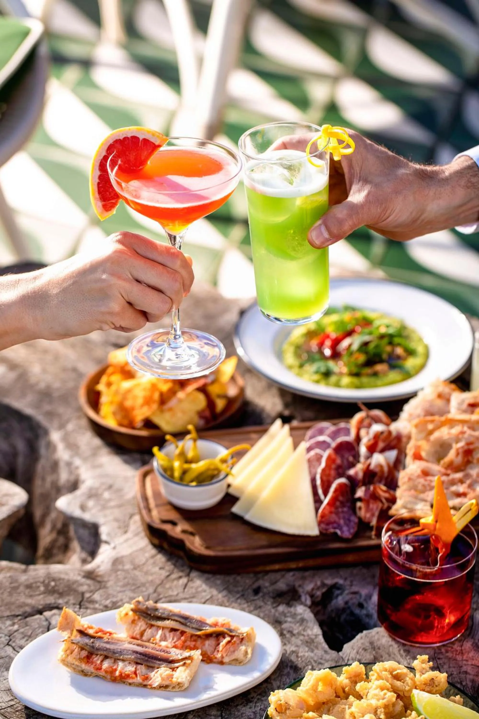 Lounge or bar in Radisson Blu 1882 Hotel, Barcelona Sagrada Familia