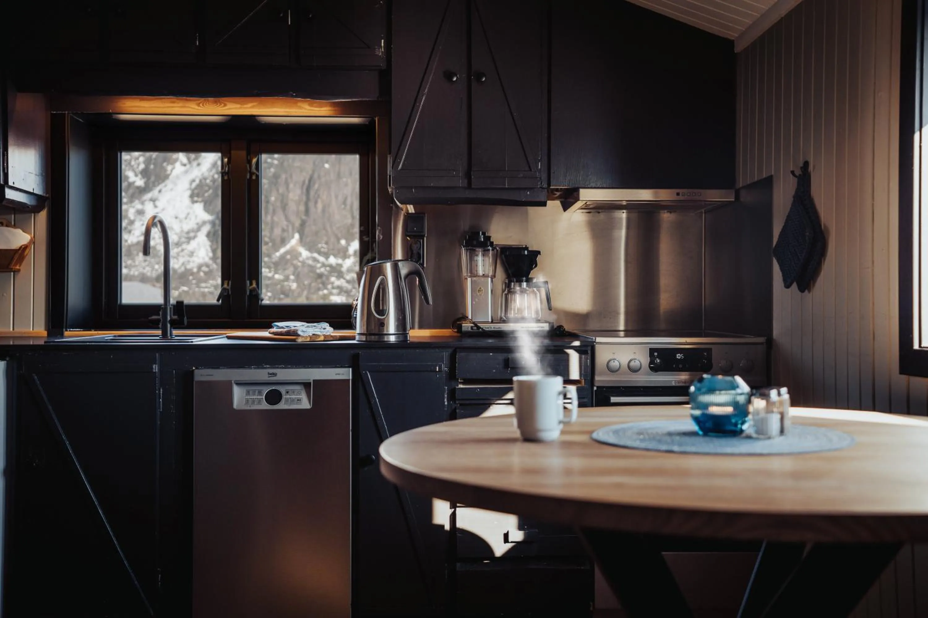 Dining area in Svinøya Rorbuer