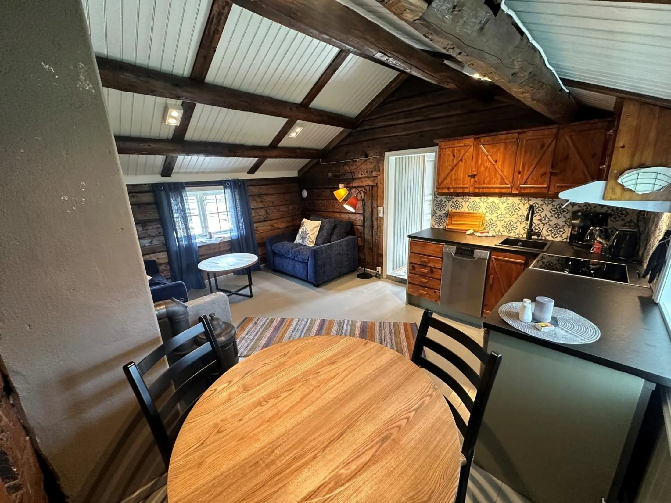 Dining area in Svinøya Rorbuer