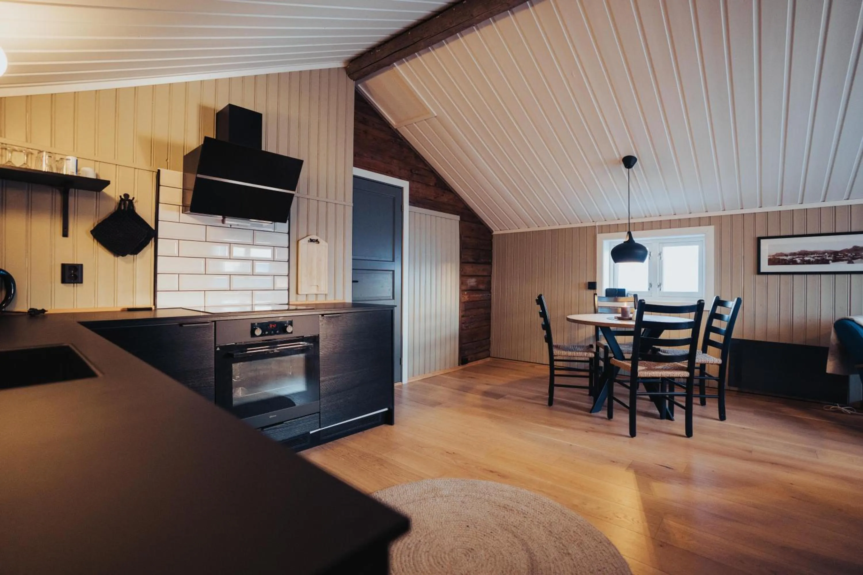 Dining area in Svinøya Rorbuer
