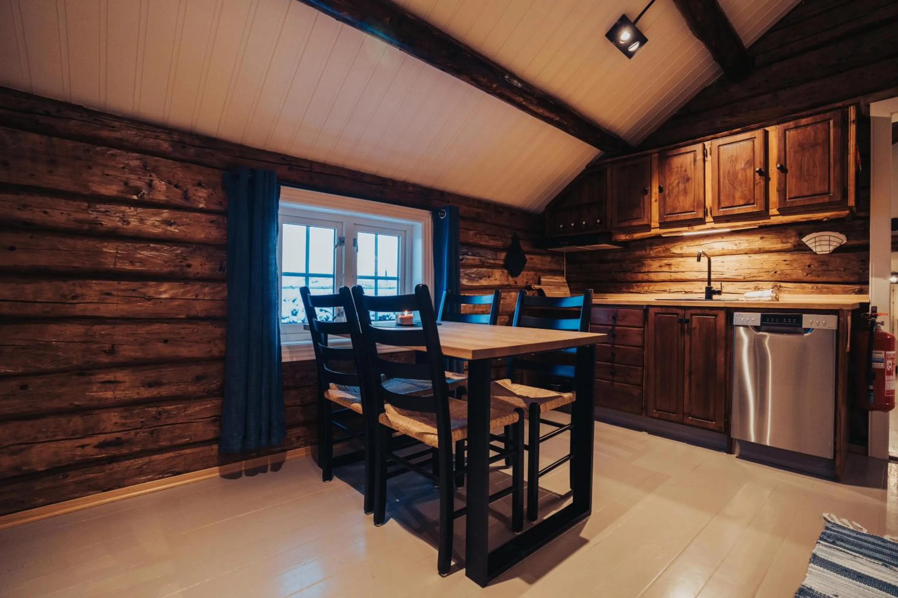 Dining area in Svinøya Rorbuer