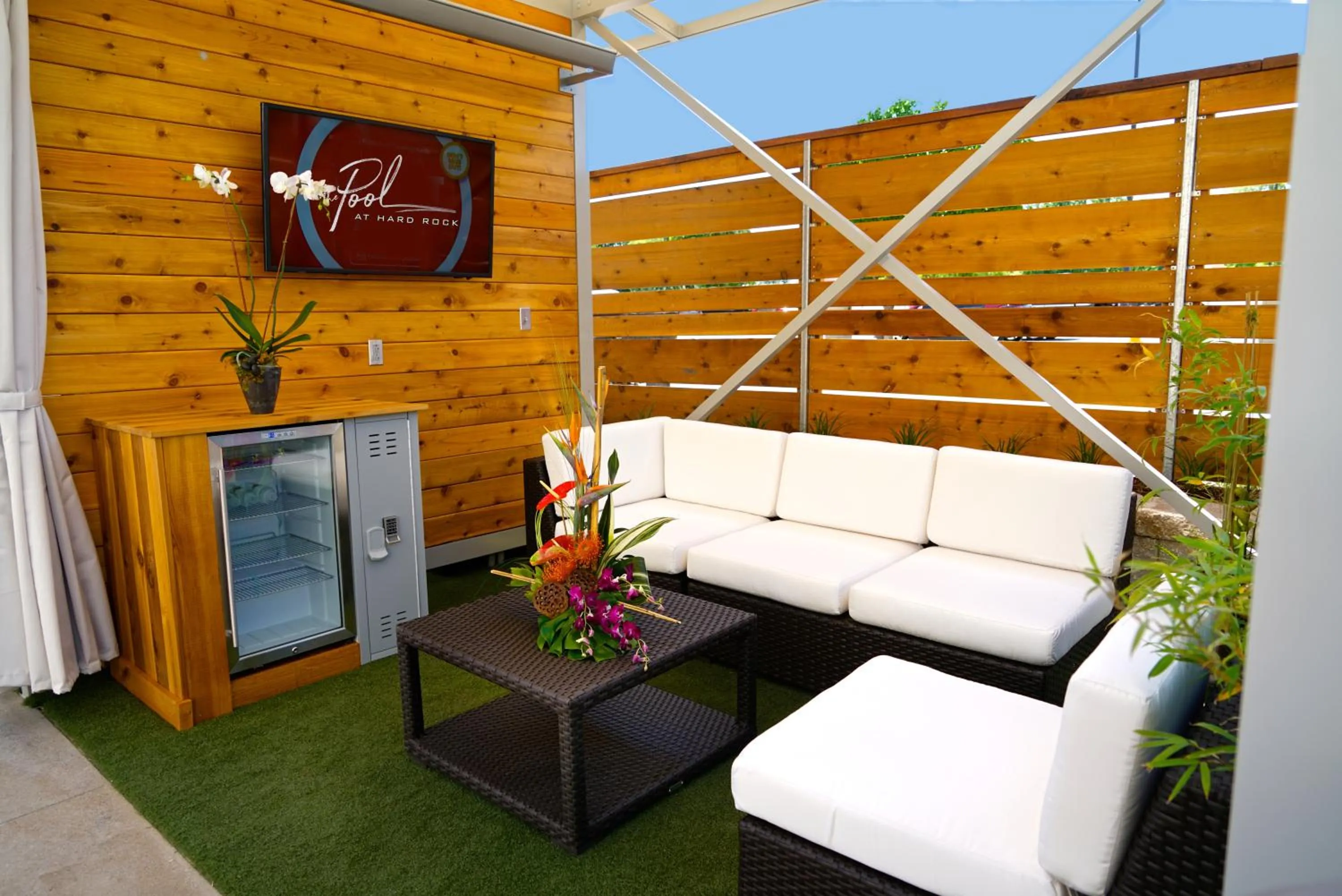 Swimming pool in Hard Rock Hotel & Casino Tulsa