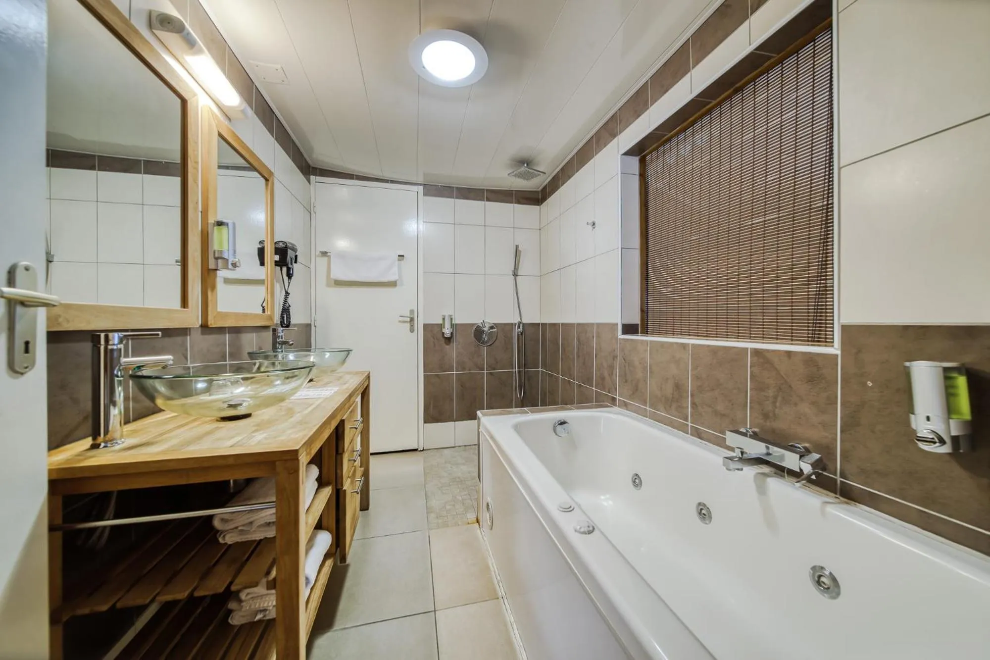 Bathroom in Sud Hôtel