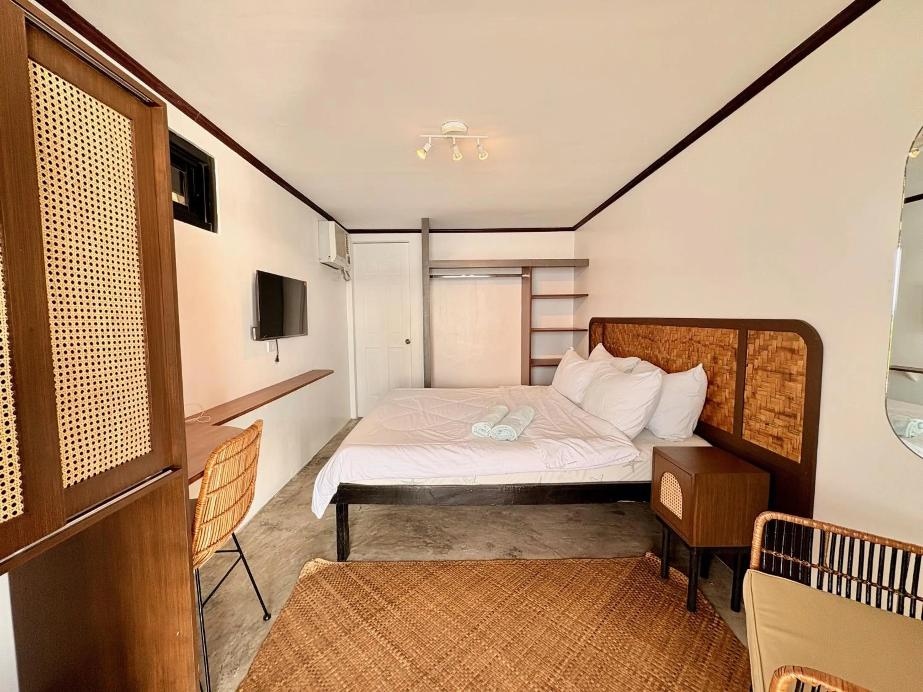 Bed in Villa Milagros Dive Inn Anilao