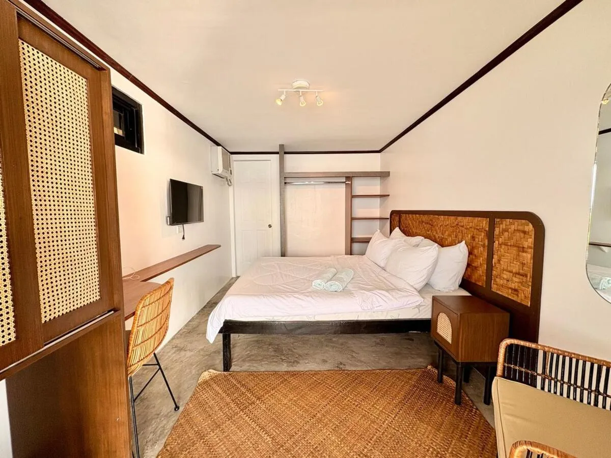 Bed in Villa Milagros Dive Inn Anilao