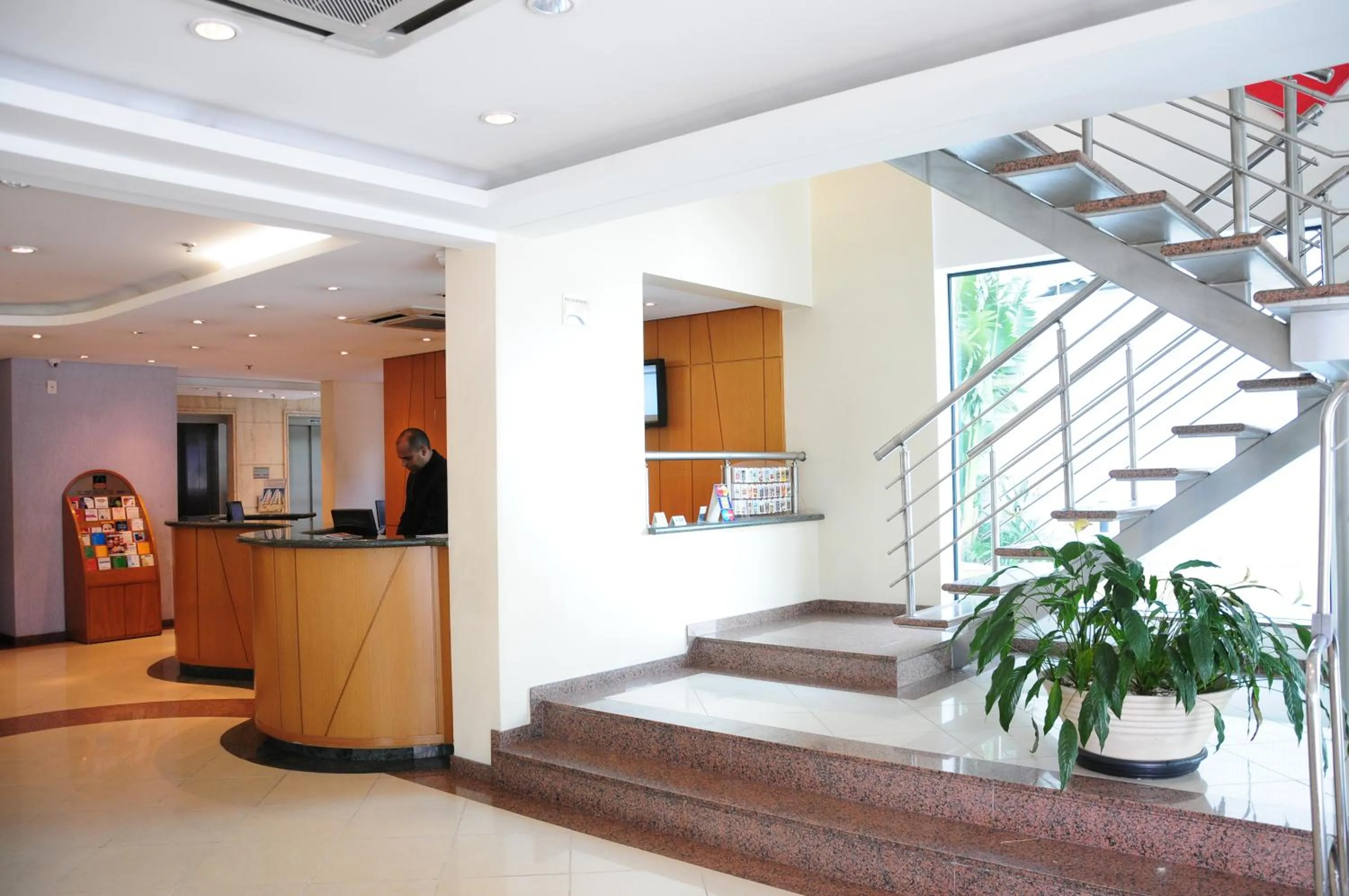 Facade/entrance in Brasília Santana Gold Flat