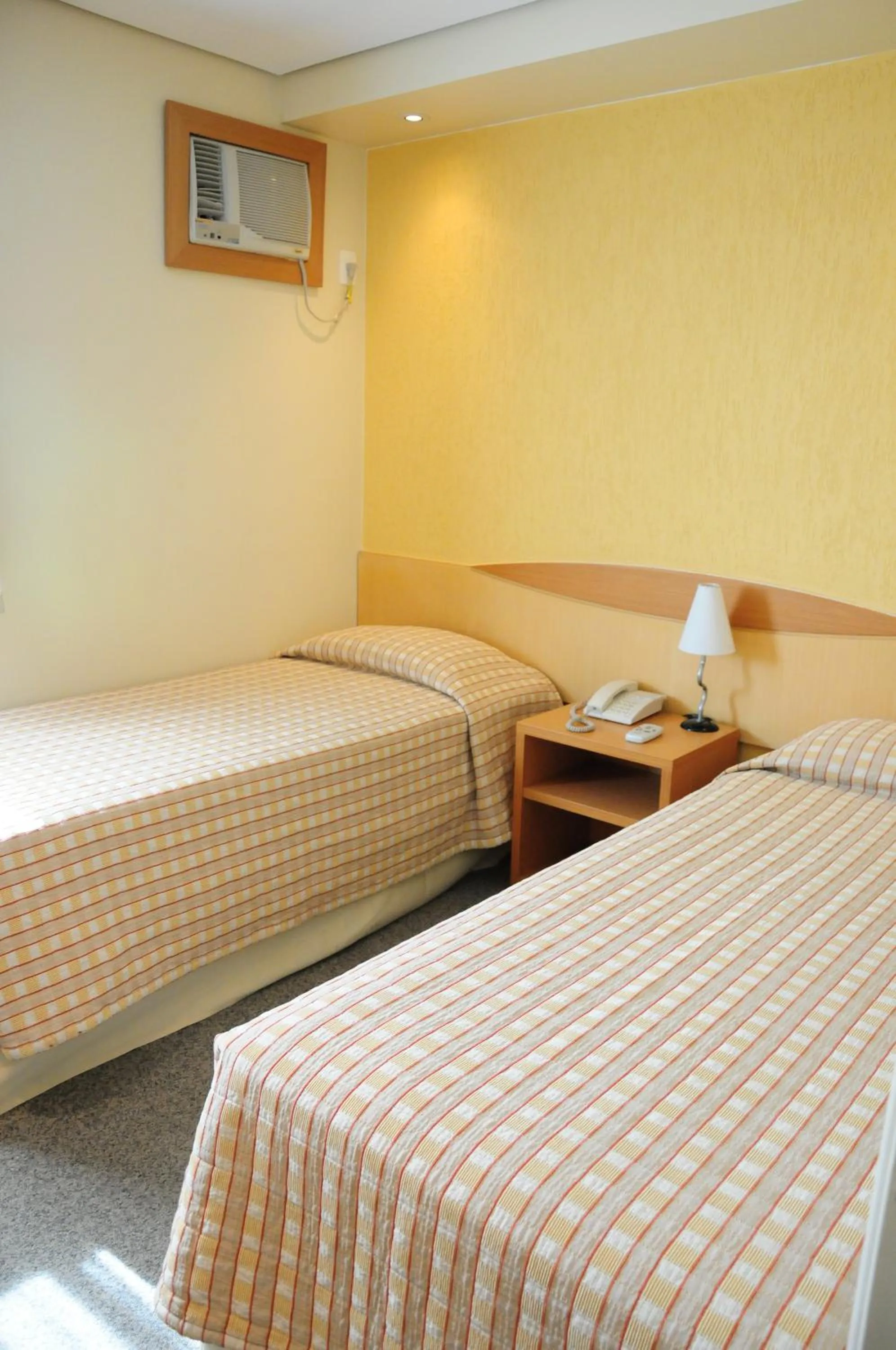 Bed in Brasília Santana Gold Flat