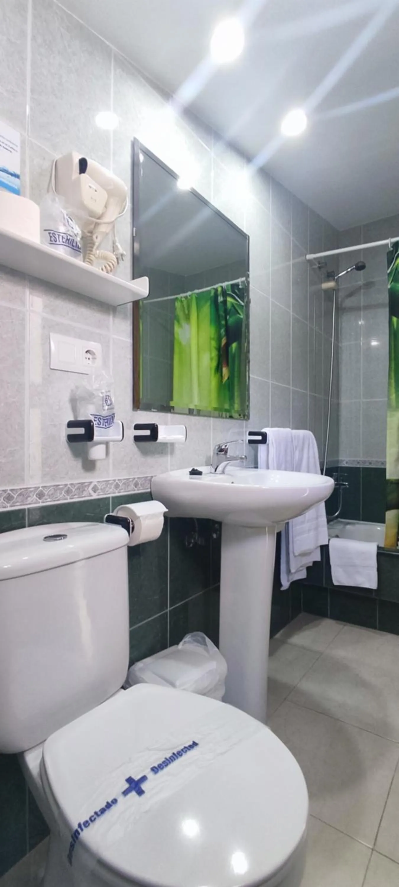 Bathroom in Hotel Estrella del Mar