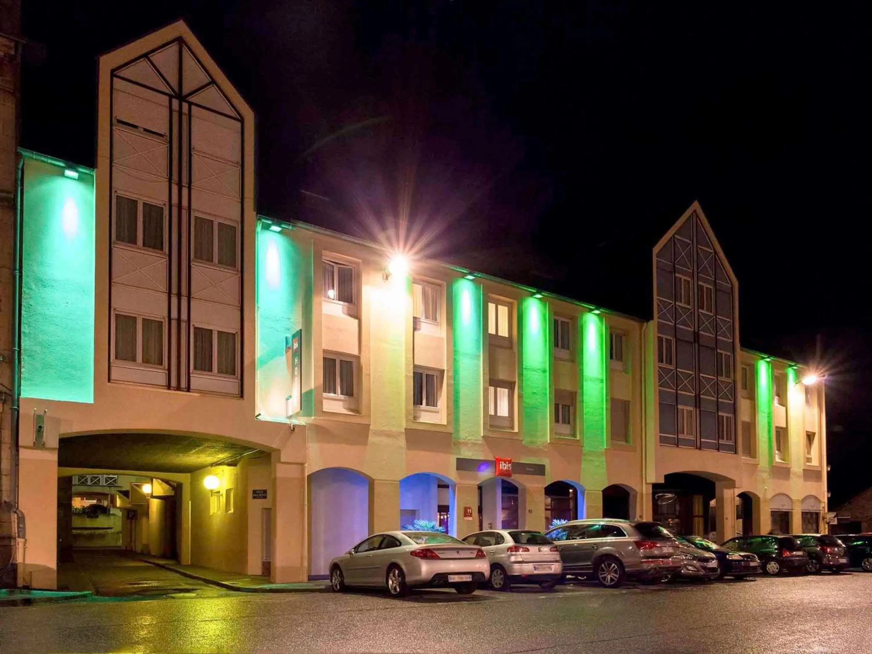 Property building in ibis Alençon