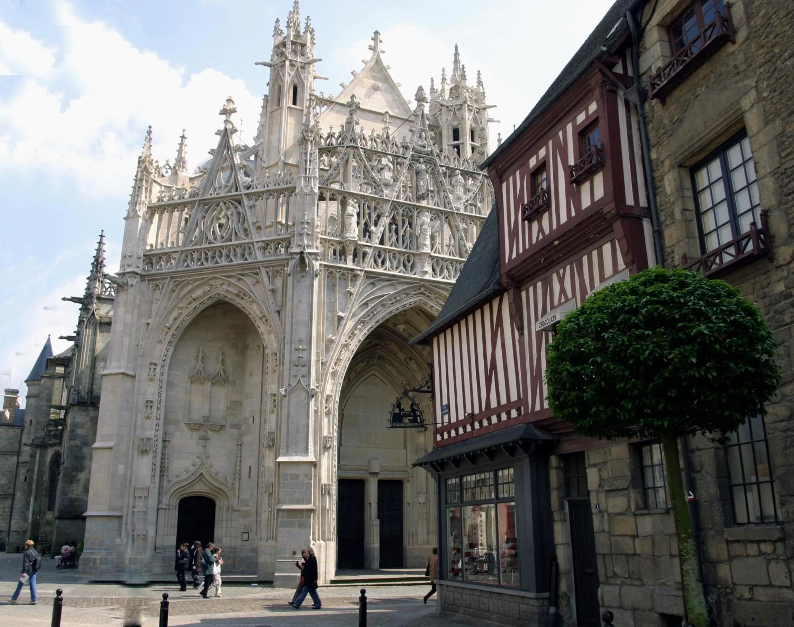 Nearby landmark in ibis Alençon