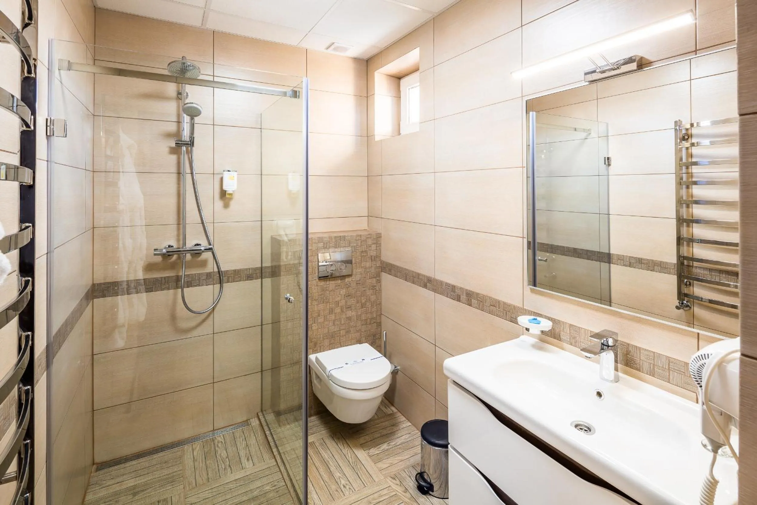 Shower in Panska Gora