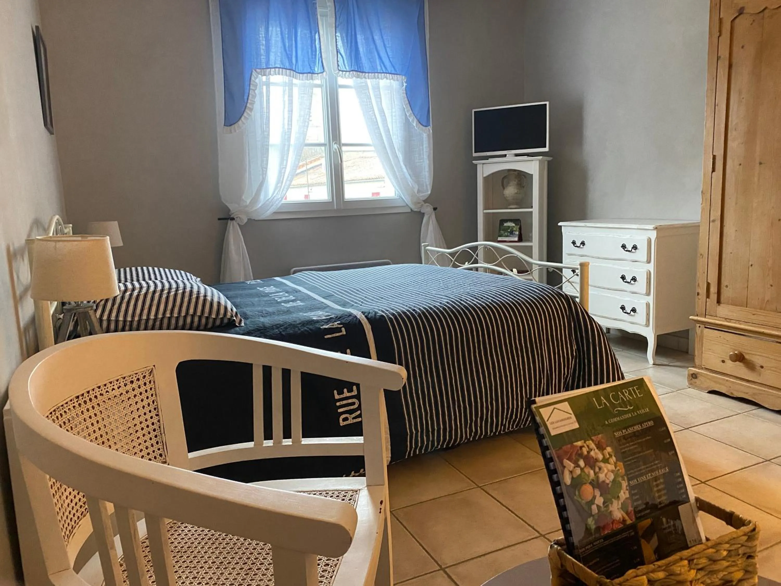 Toilet, Bed in Les Lavandières