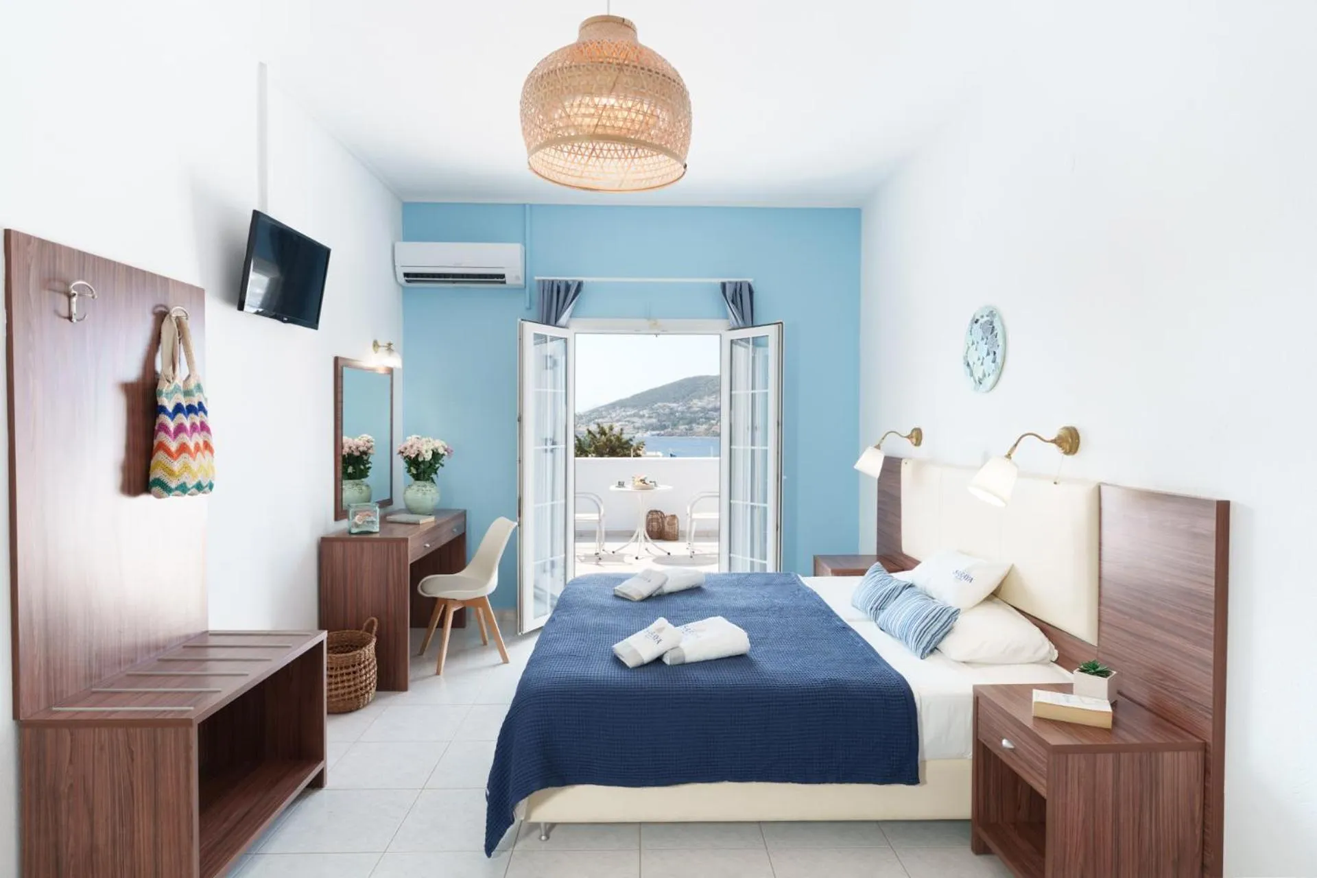 Bed in Saraya Resort