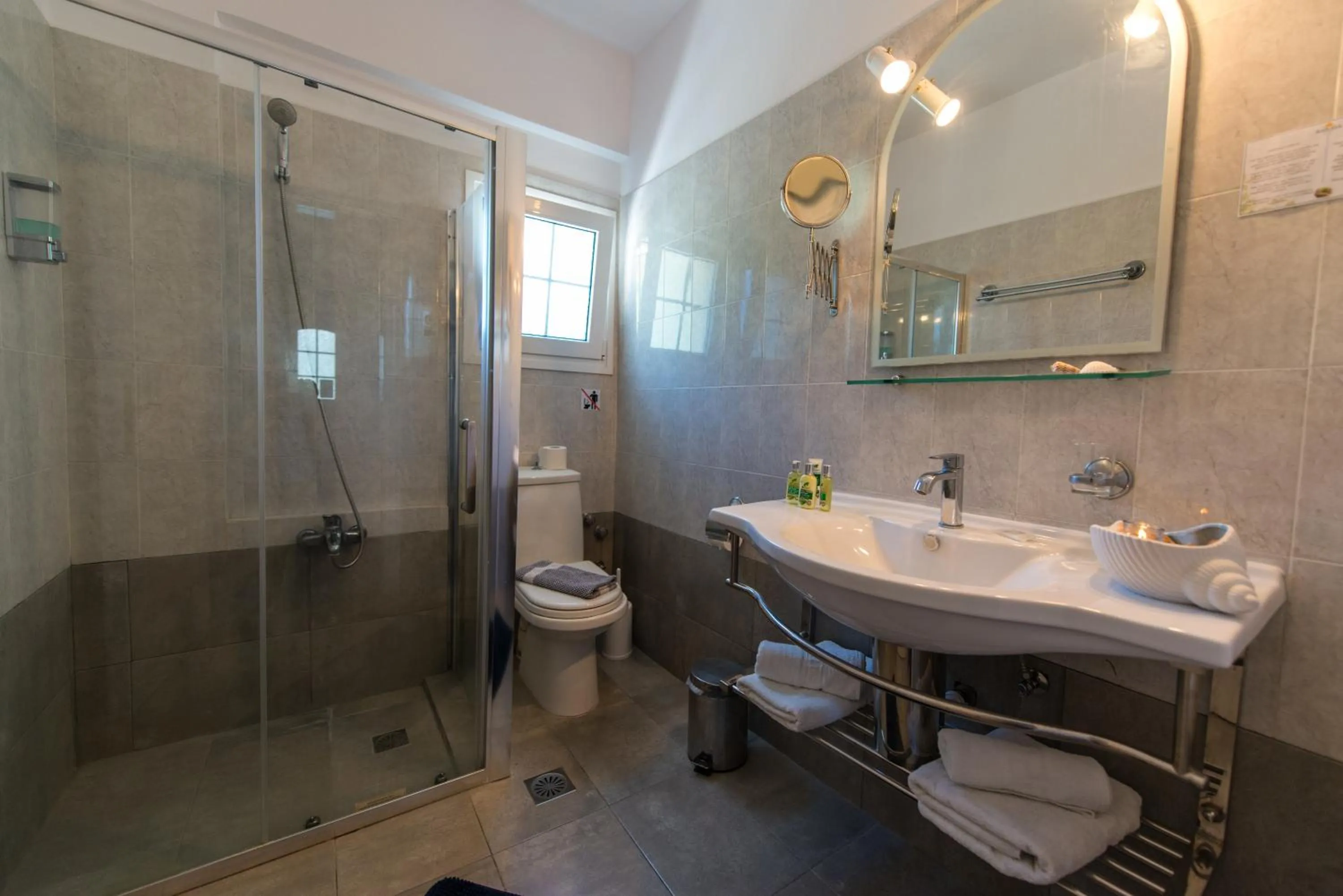 Shower in Saraya Resort