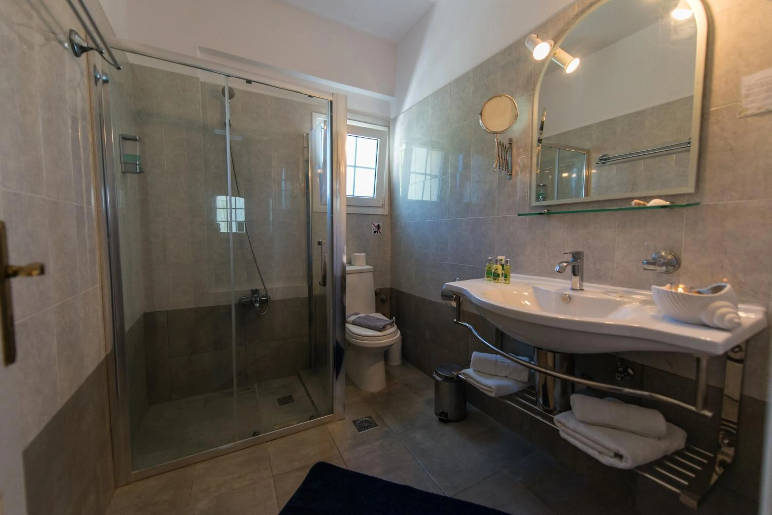 Shower in Saraya Resort