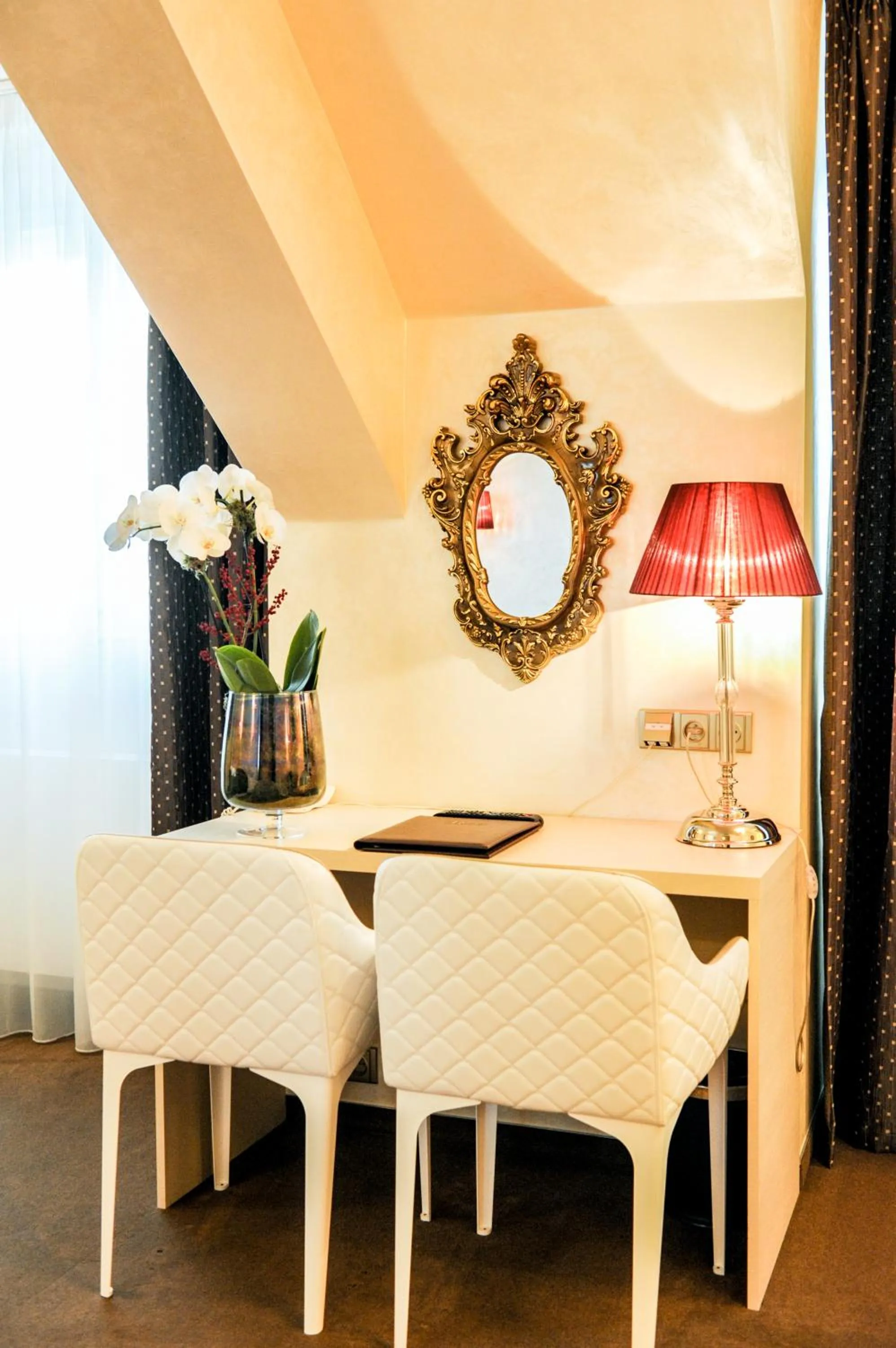 Decorative detail in Myo Hotel Mysterius