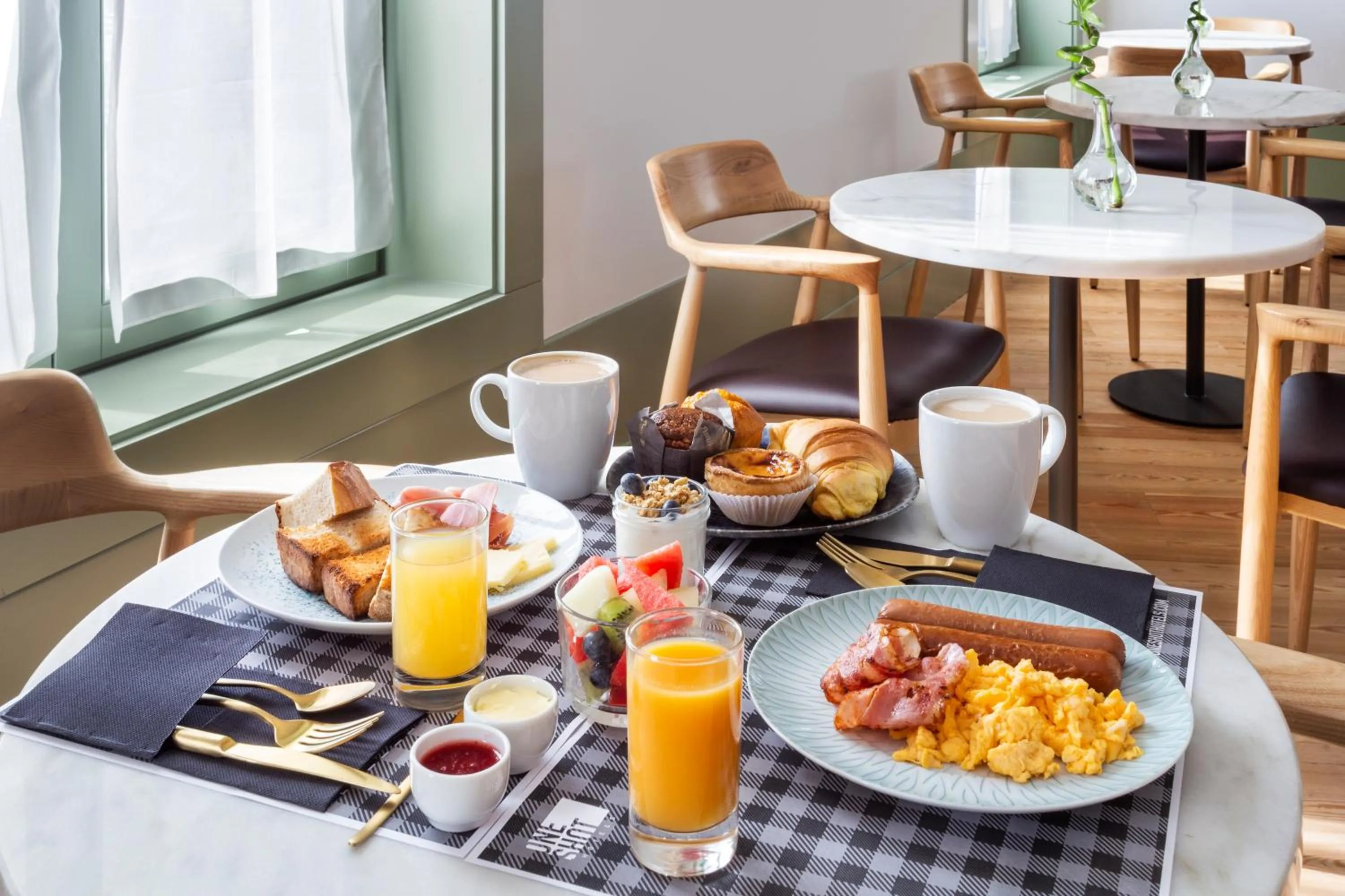 Restaurant/places to eat in One Shot Aliados Goldsmith