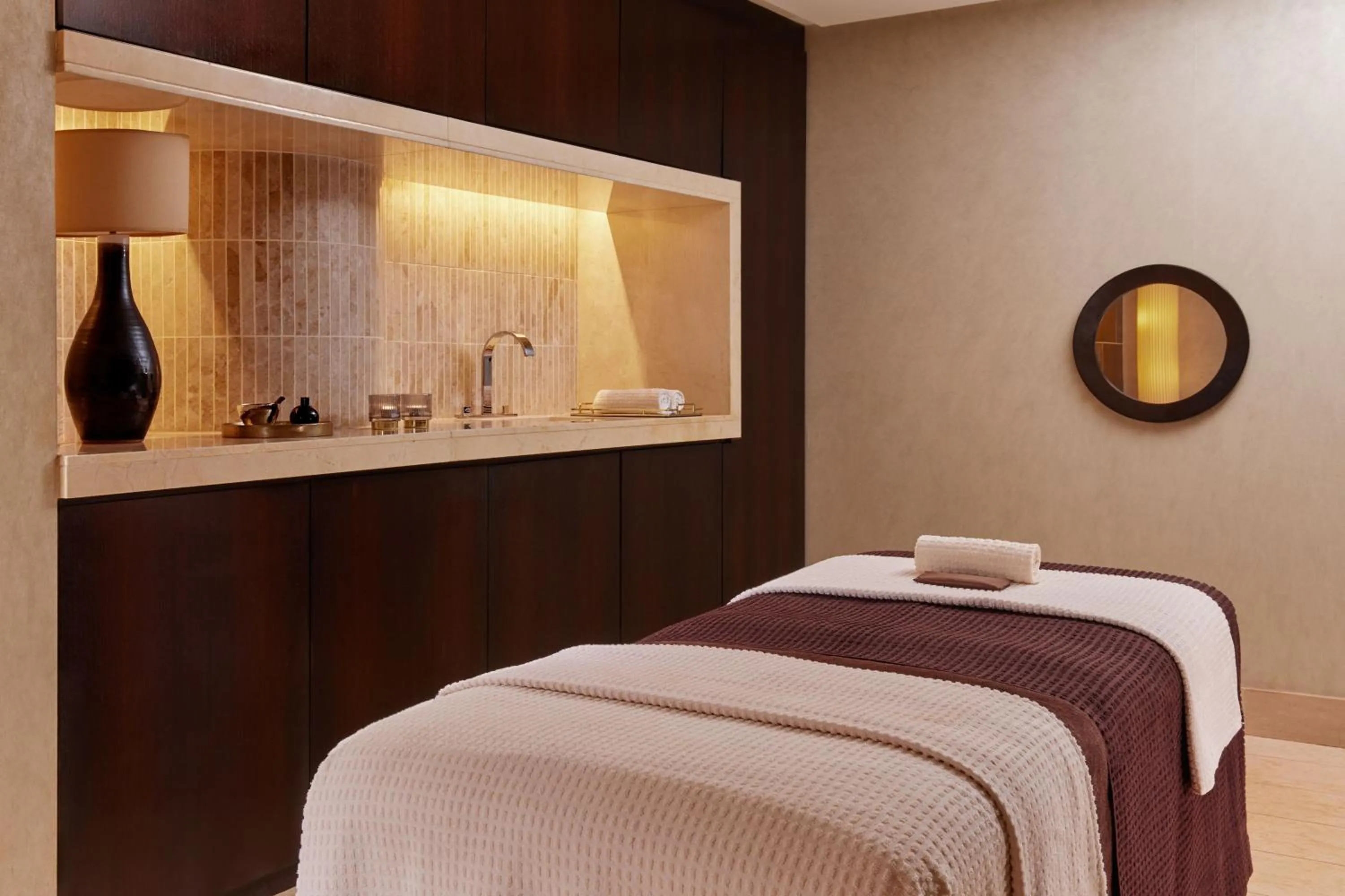 Spa and wellness centre/facilities, Bed in Sheraton Athlone Hotel