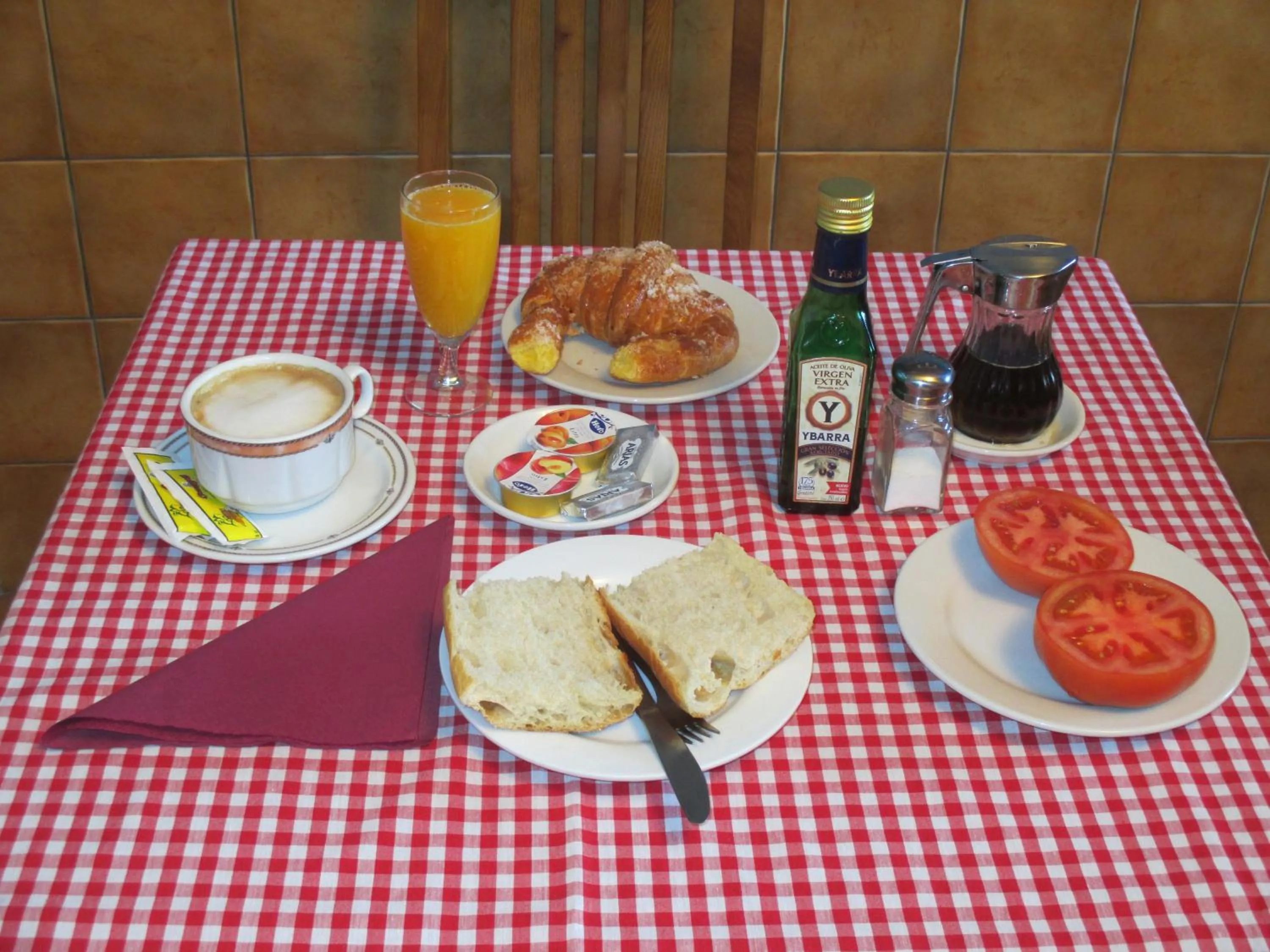 Food and drinks in Hotel Chola