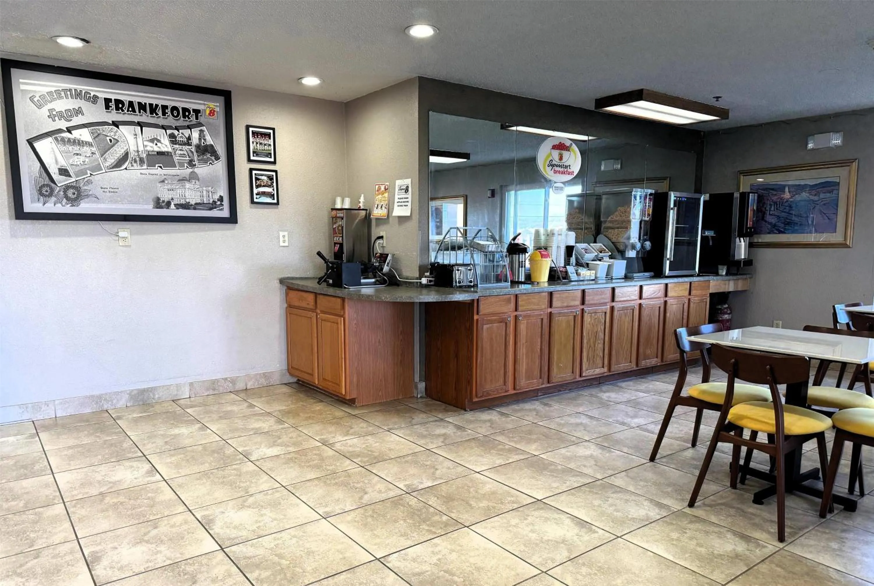 Restaurant/places to eat in Super 8 by Wyndham Frankfort IN