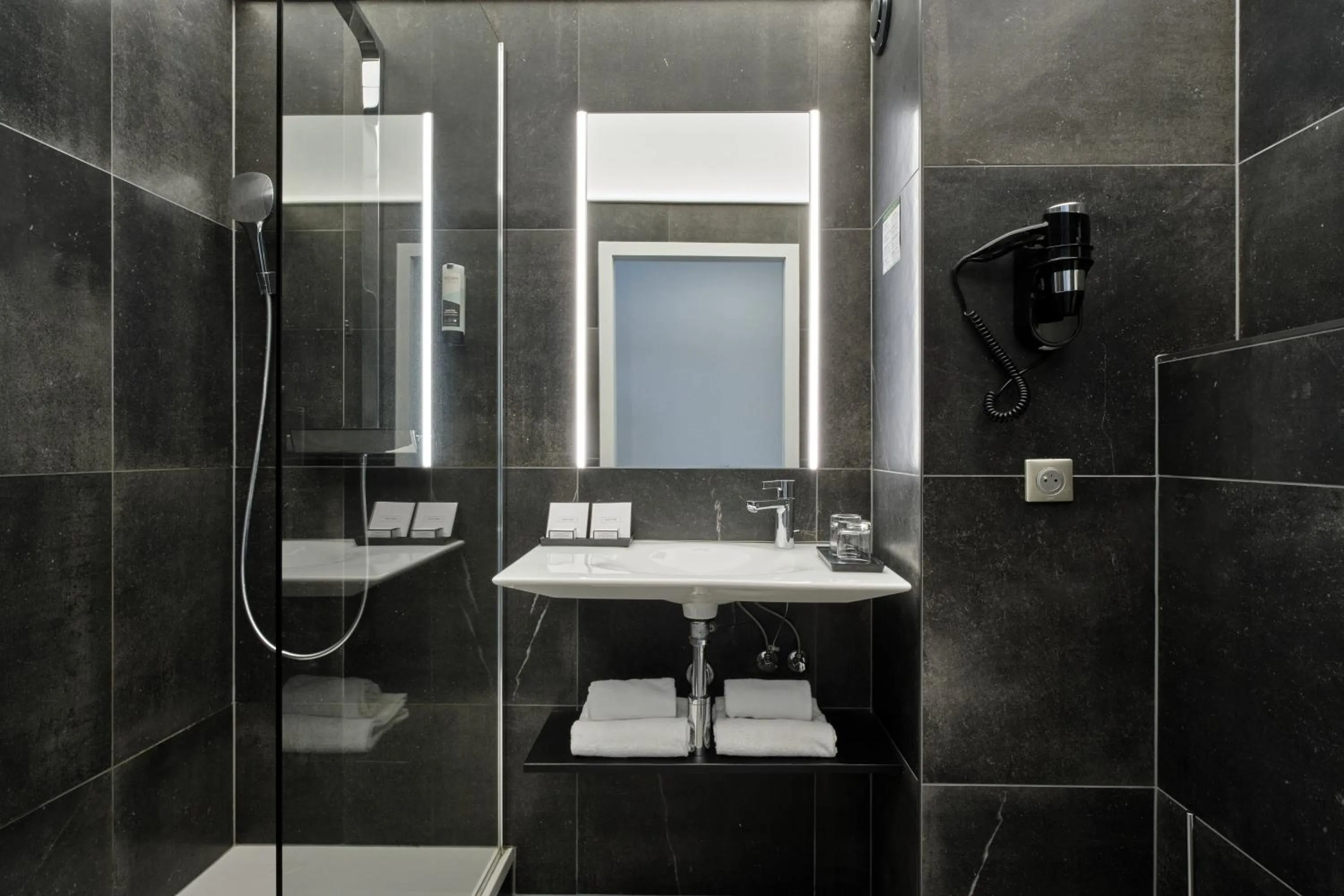 Bathroom in Hotel Restaurant Crystal