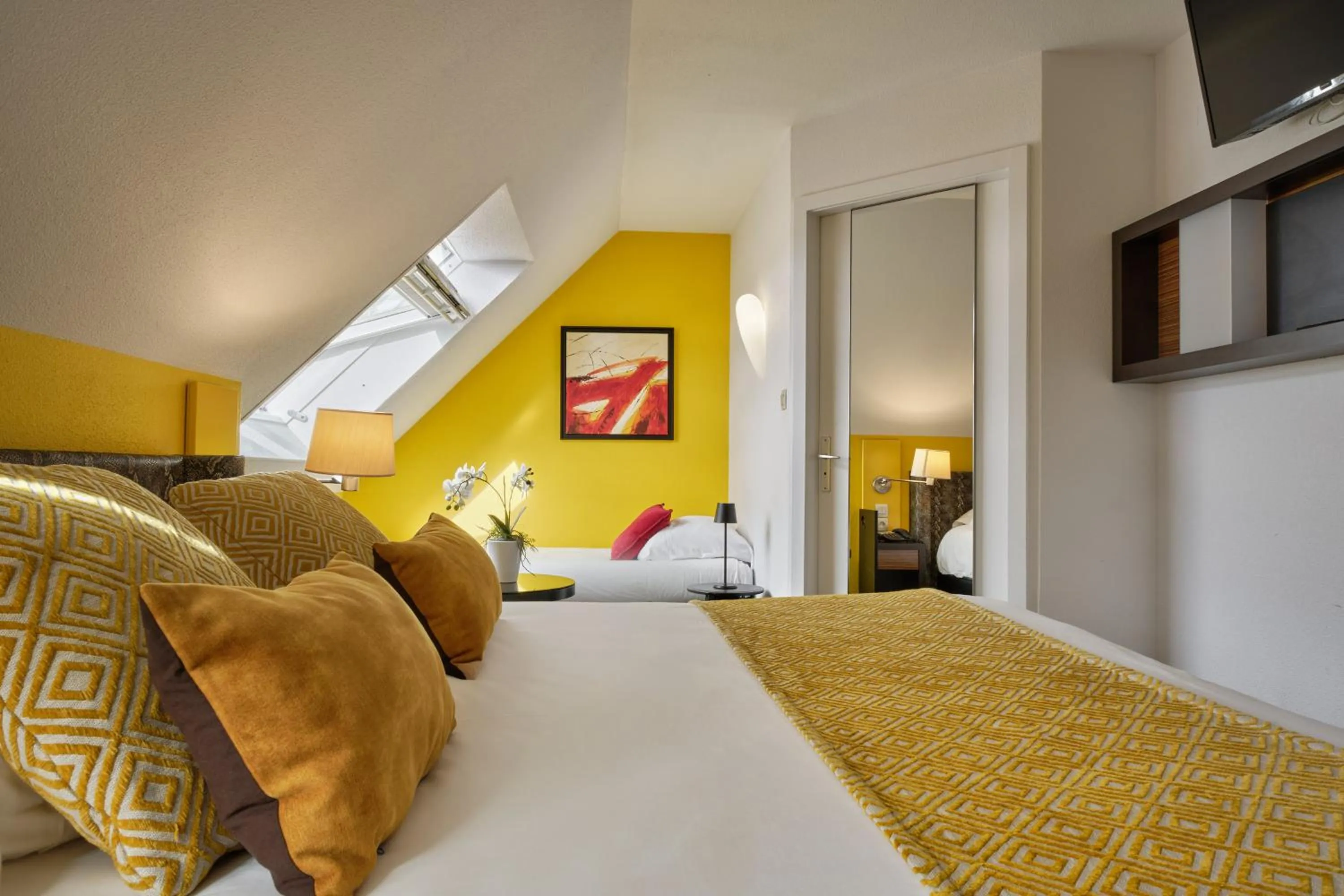 Bedroom, Bed in Hotel Restaurant Crystal