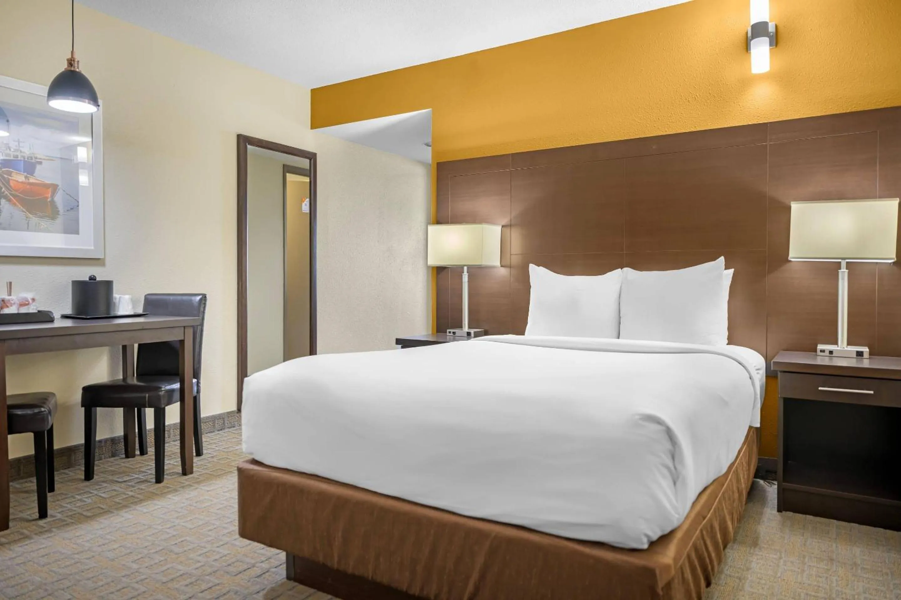 Bedroom, Bed in Quality Inn & Suites