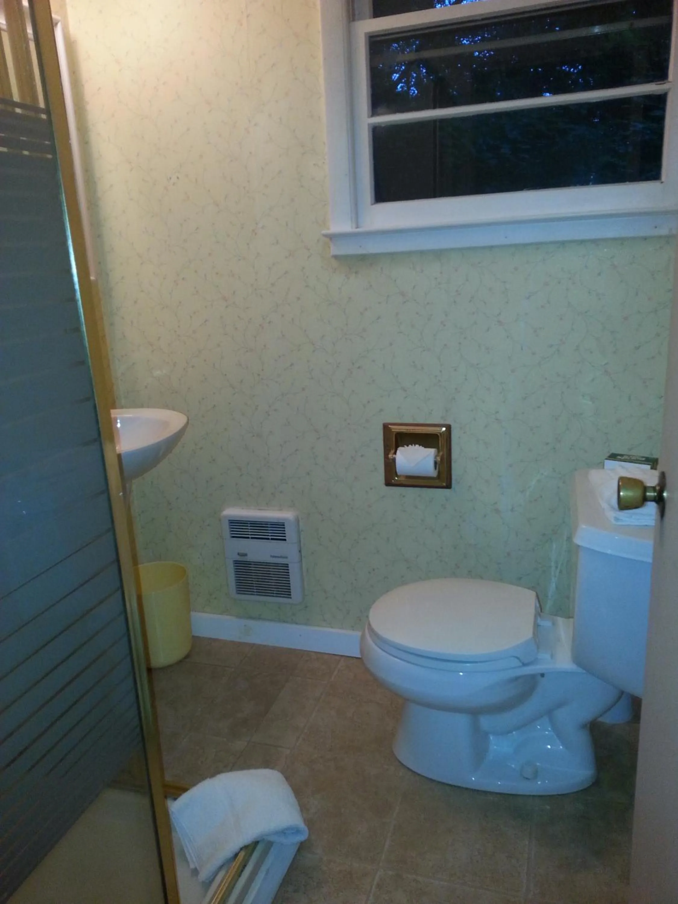 Shower in Arrowmont Stables & Cabins