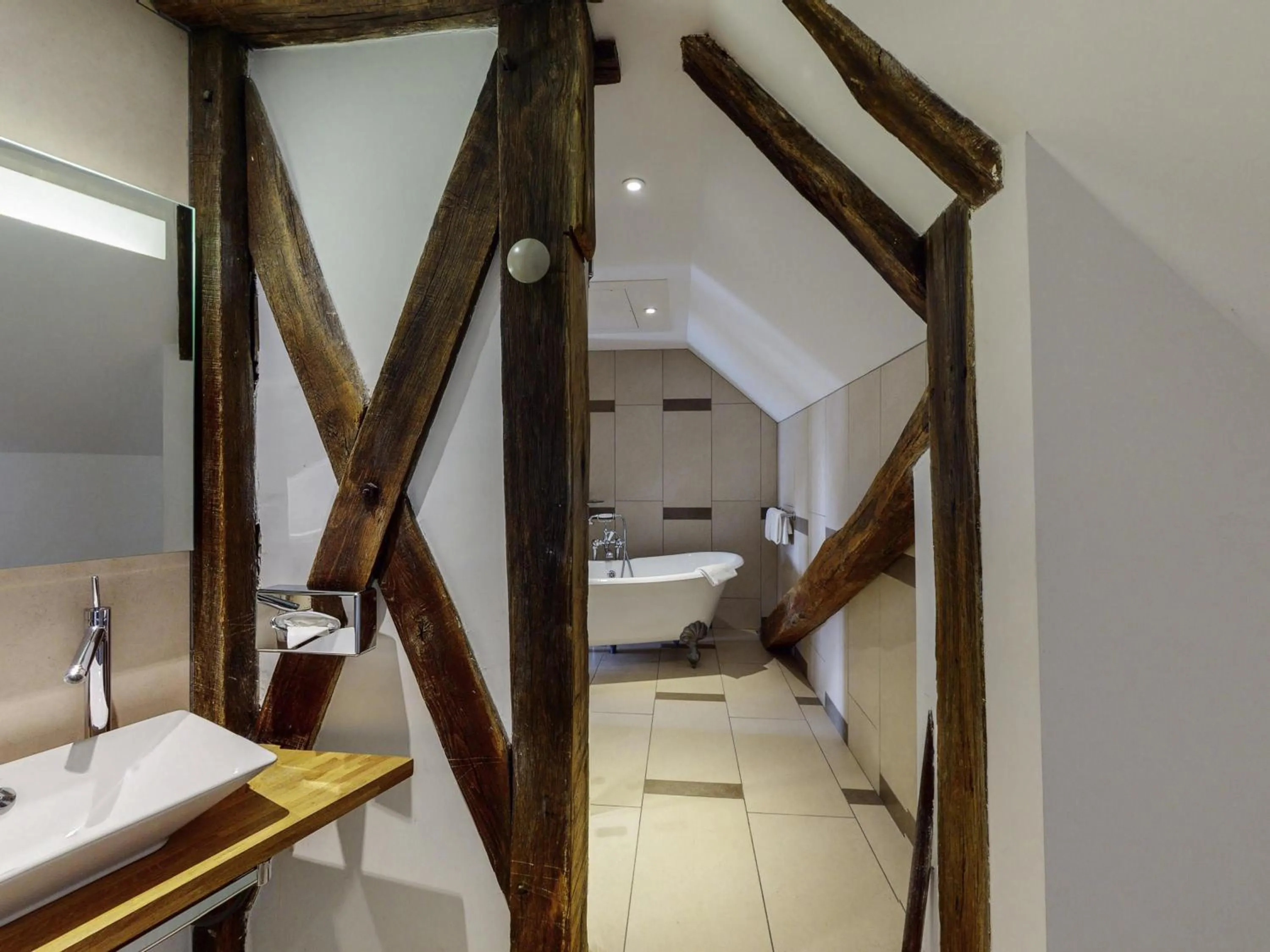 Bedroom in Mercure Poitiers Centre