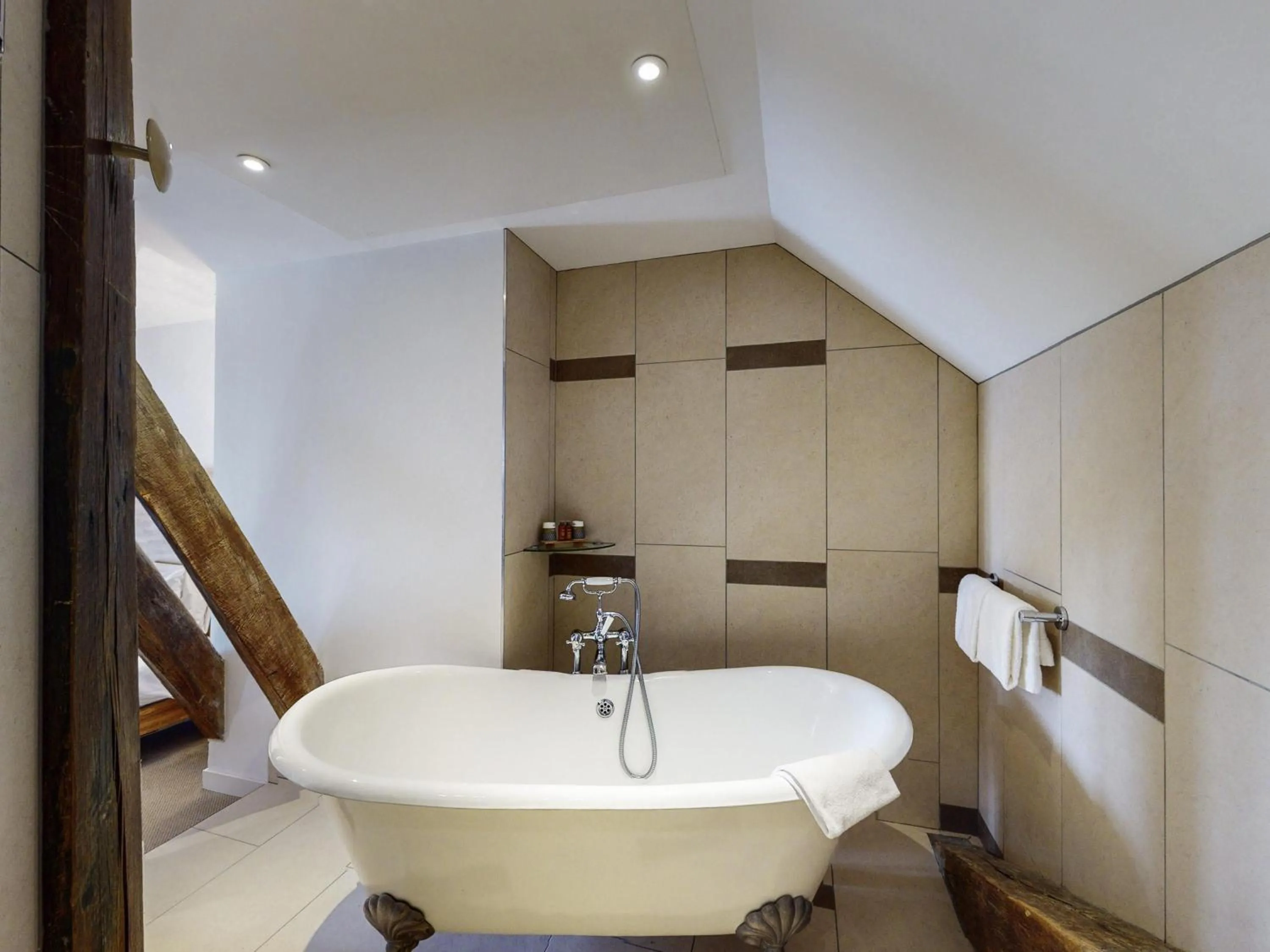 Bedroom in Mercure Poitiers Centre