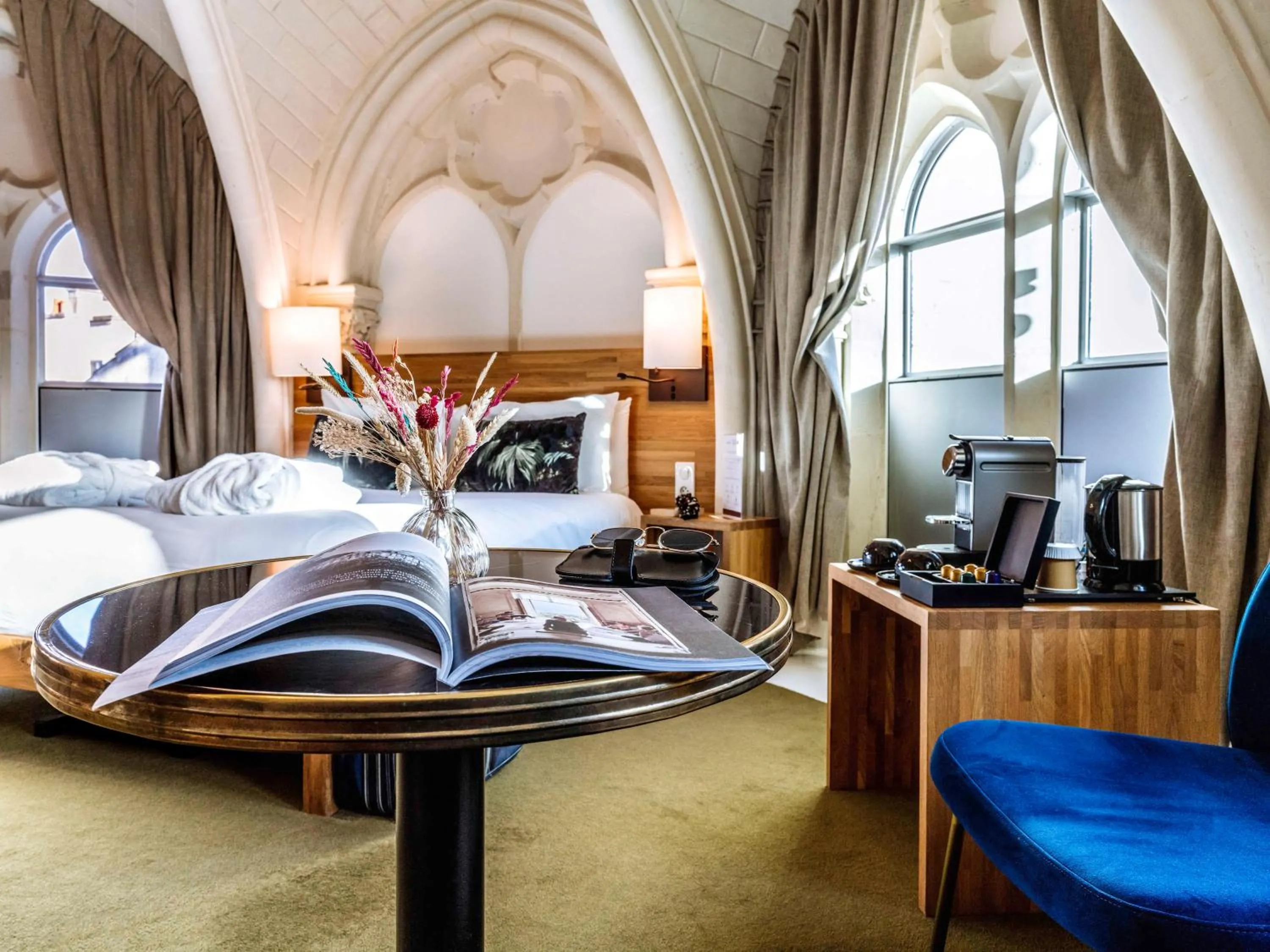 Bedroom, Bed in Mercure Poitiers Centre