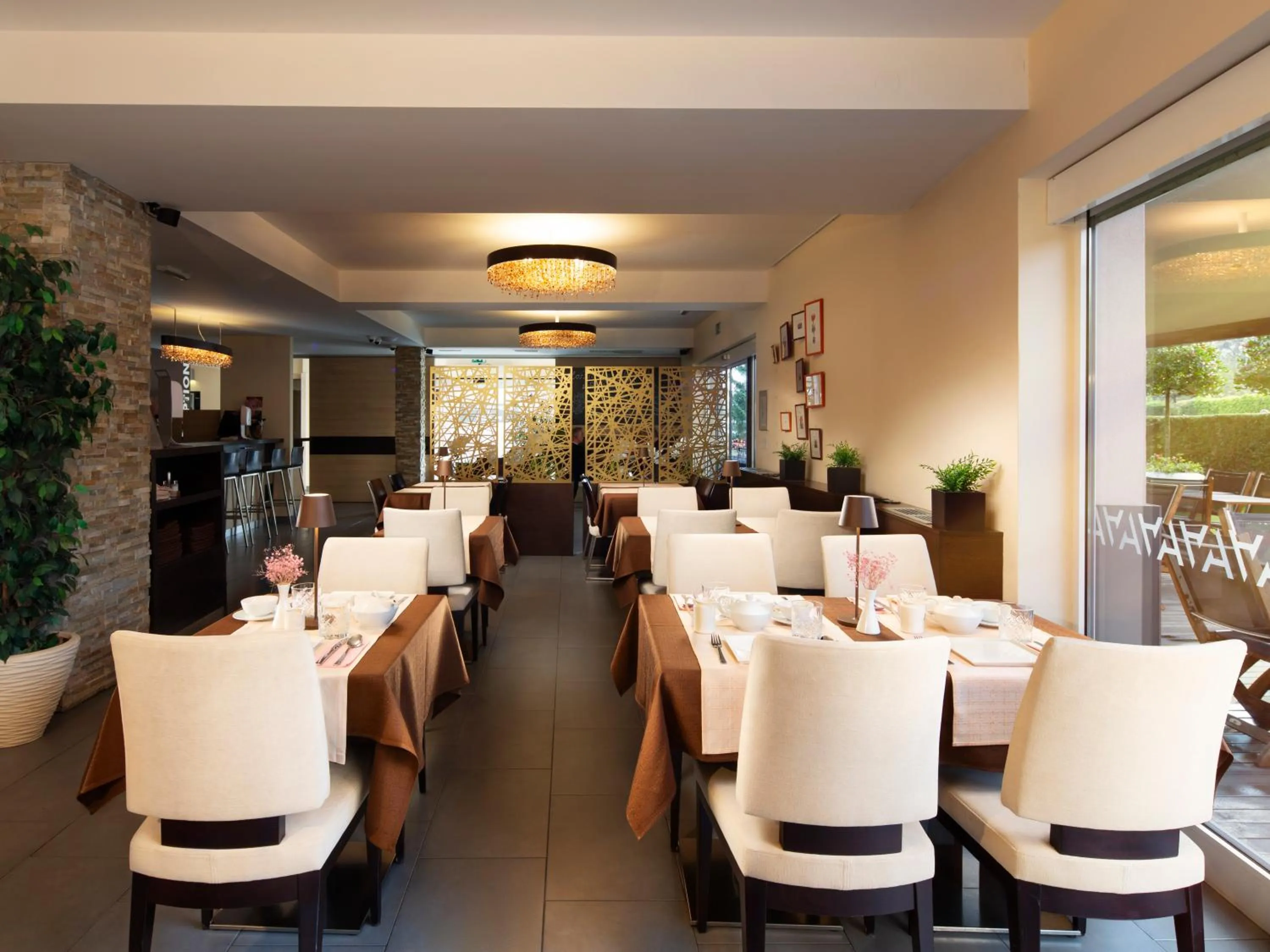 Restaurant/places to eat in Ahotel Ljubljana