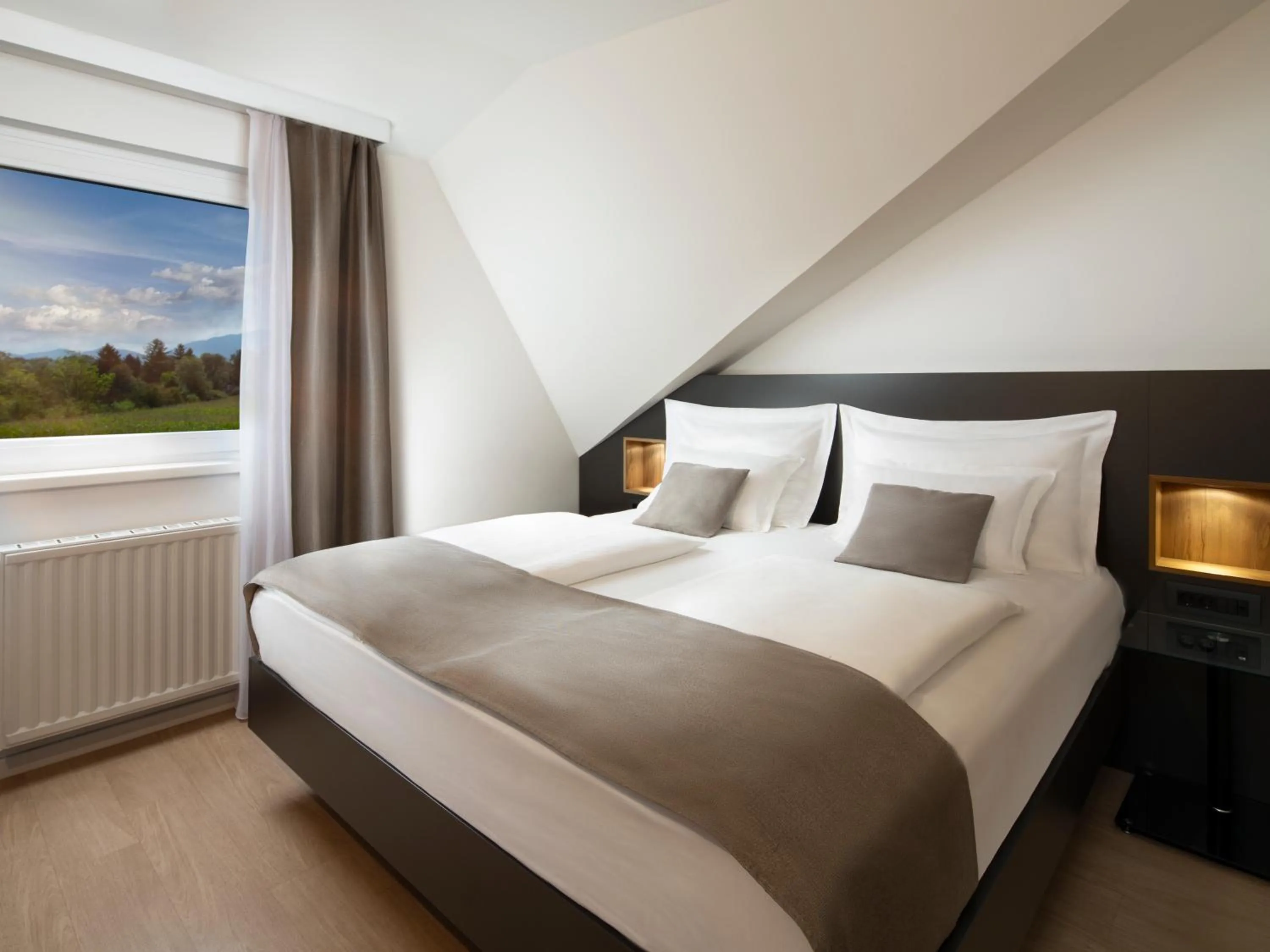 Bedroom, Bed in Ahotel Ljubljana