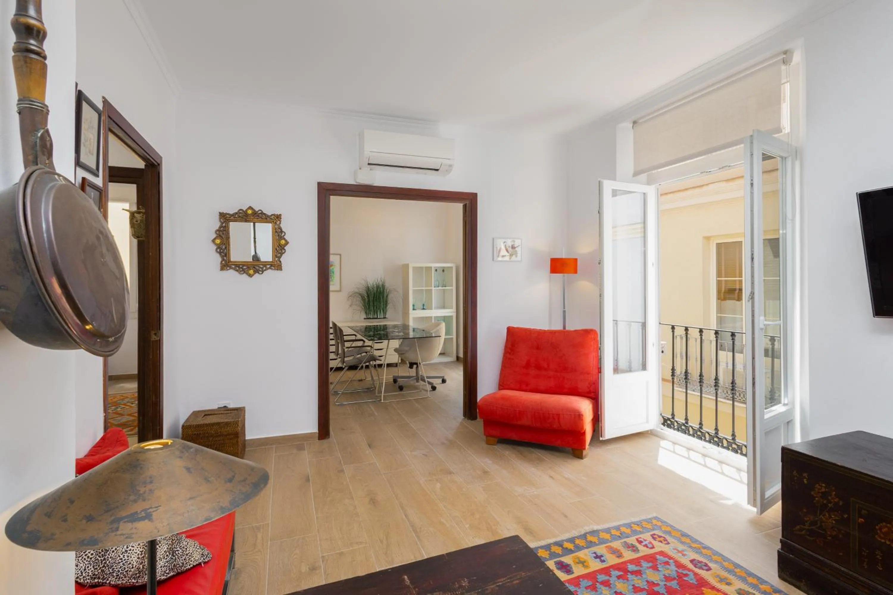 C92 - Rustic Two Bedrooms Apartment with Terrace