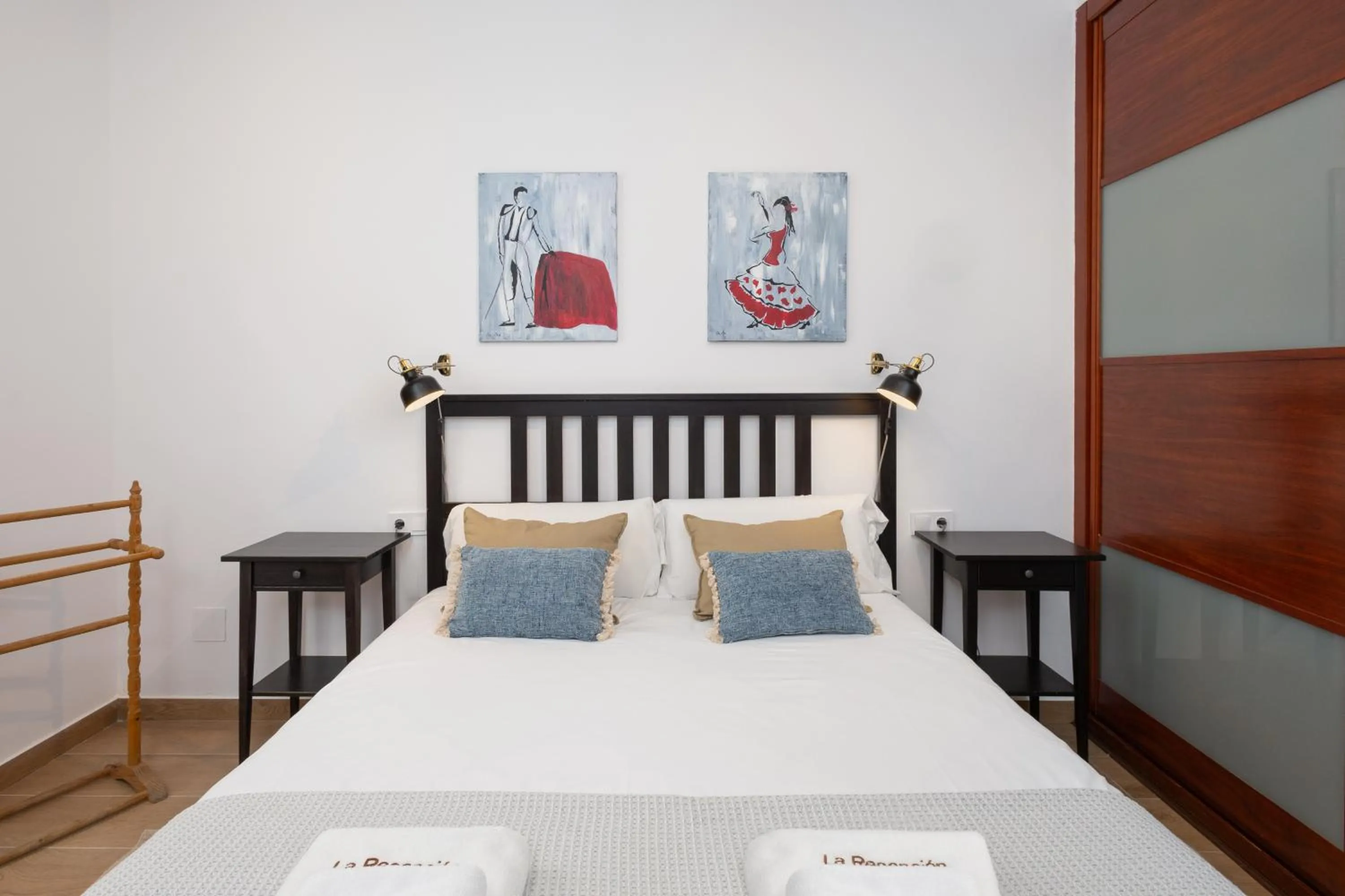 C92 - Rustic Two Bedrooms Apartment with Terrace