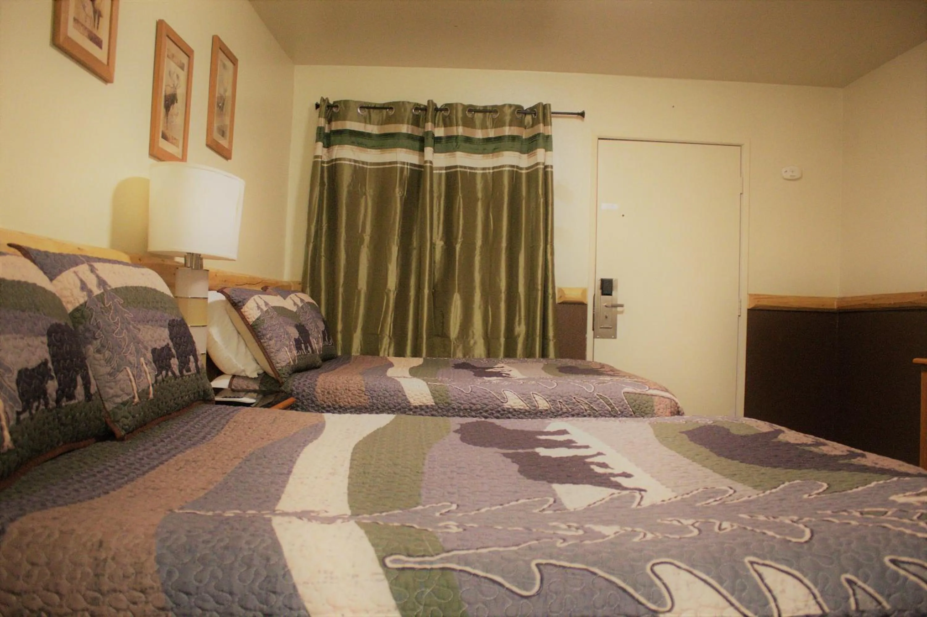 Bed in Fireside Lodge