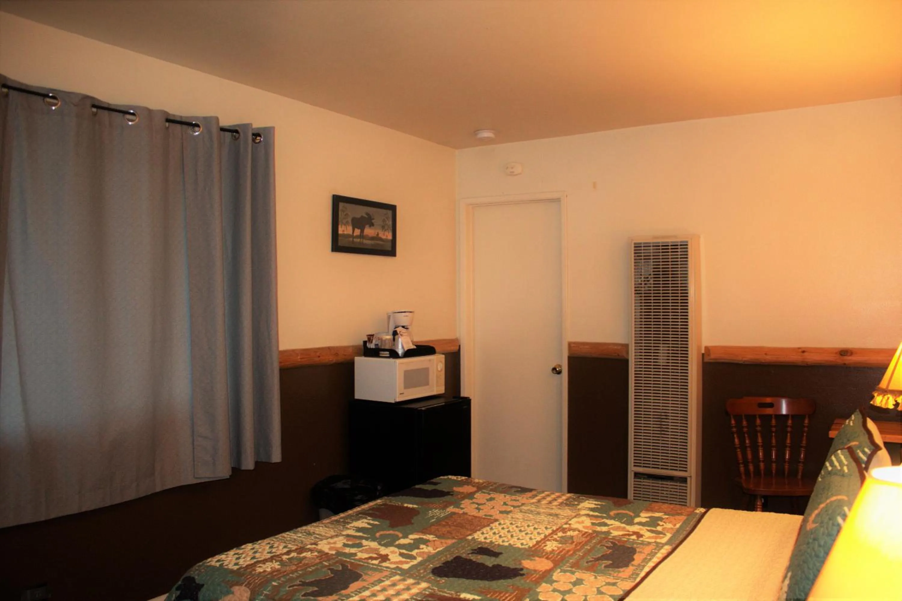 Bed in Fireside Lodge