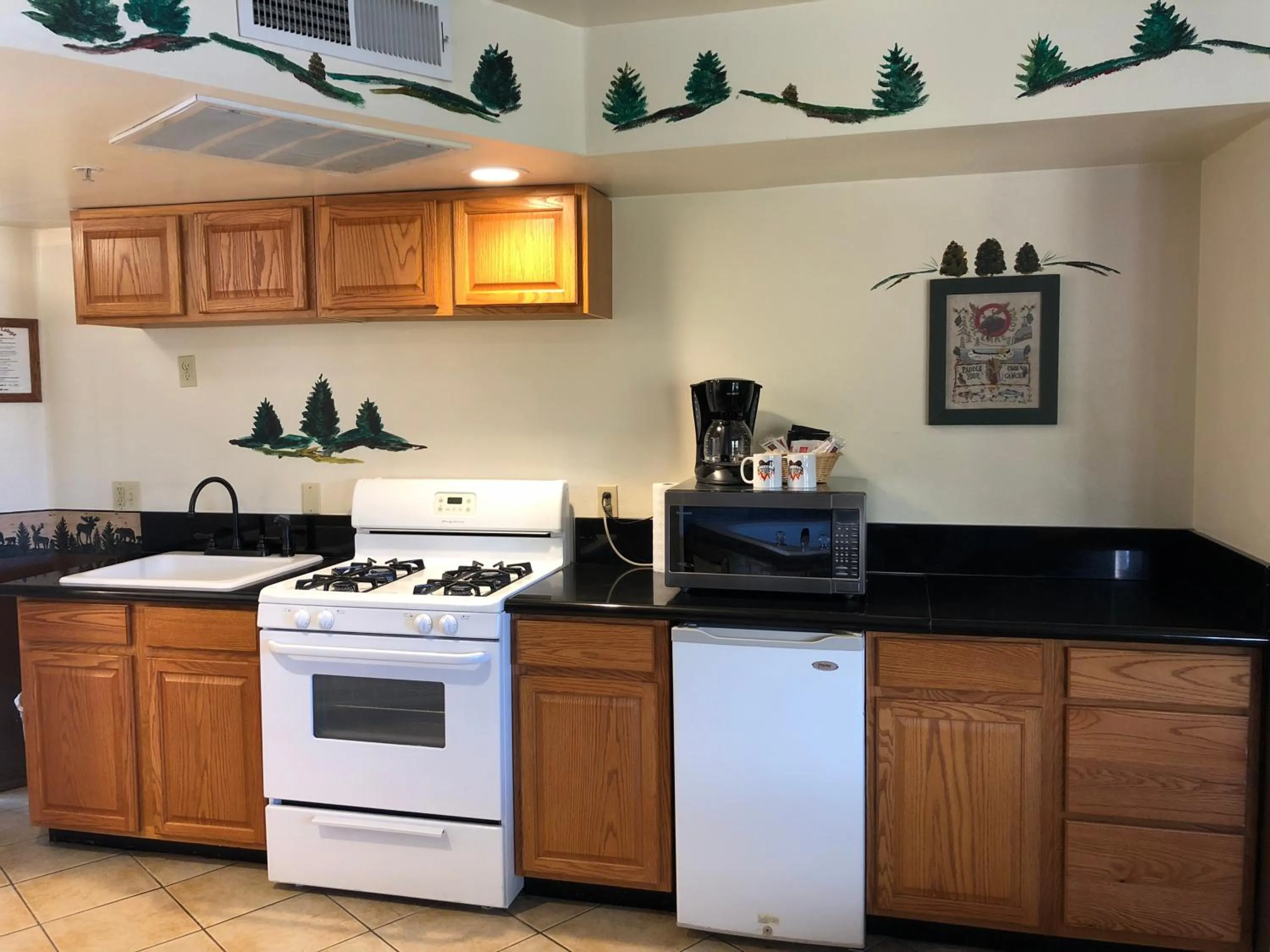 Coffee/tea facilities in Fireside Lodge