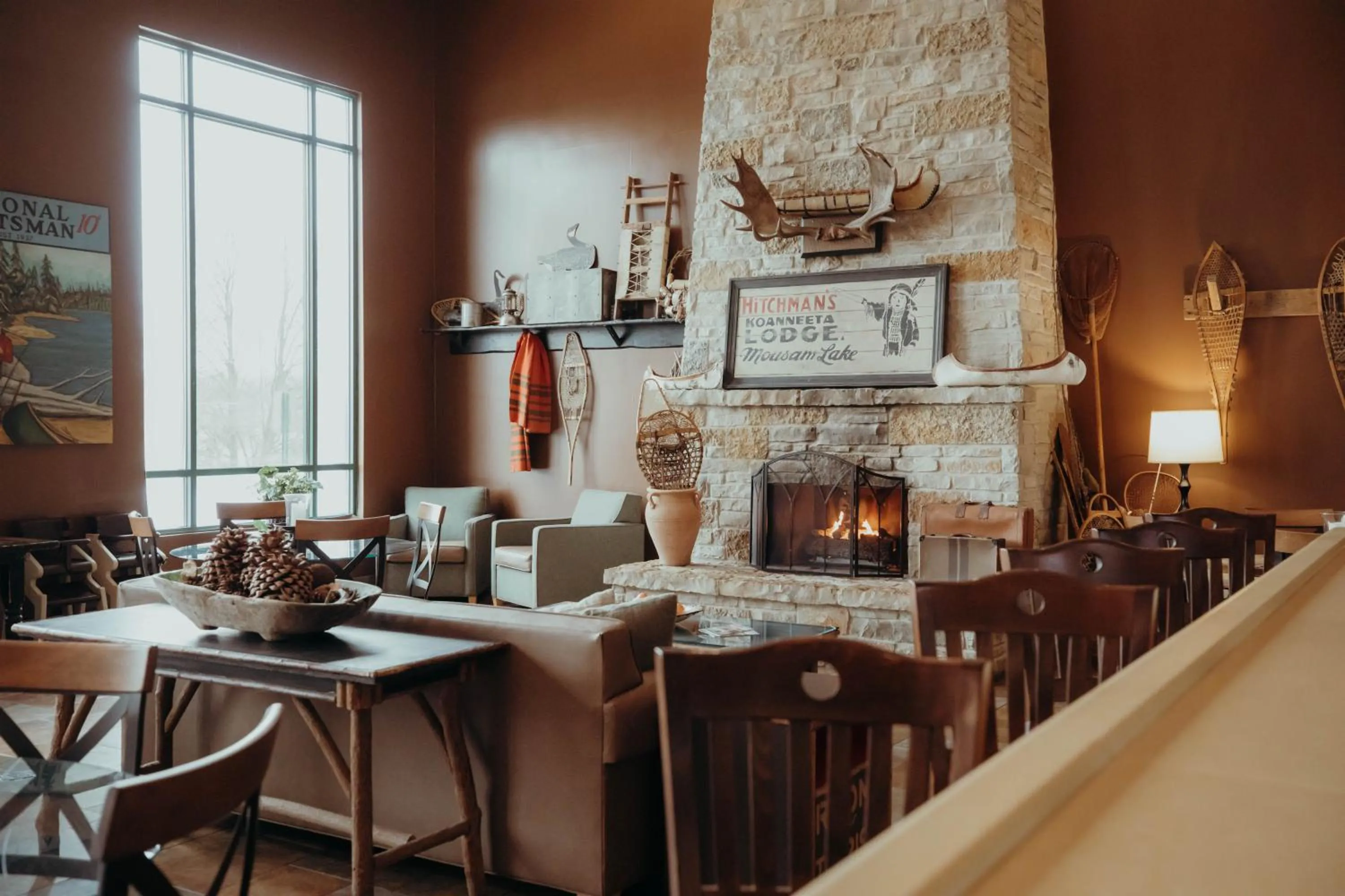 Lounge or bar in Wildwood Lodge