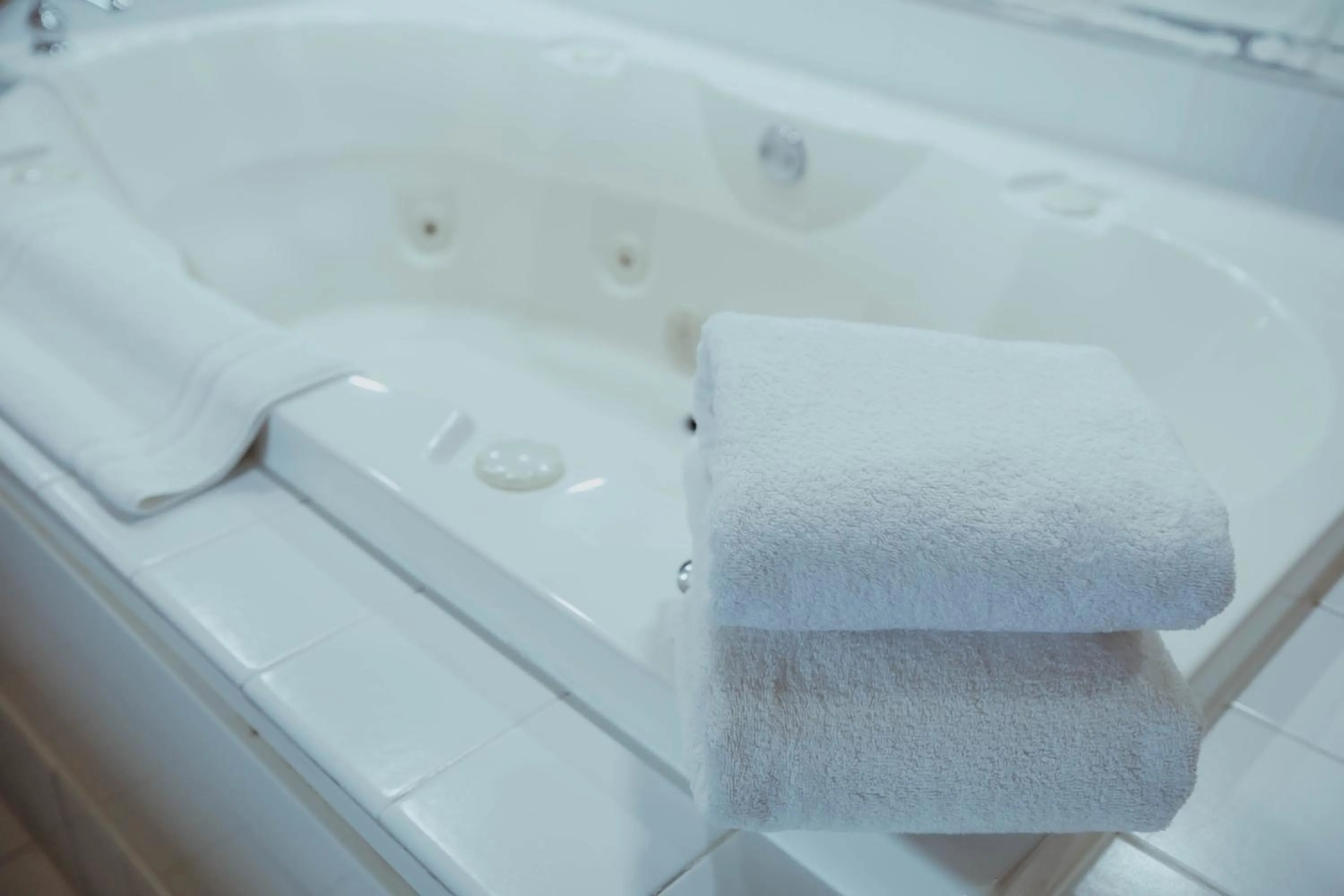 Hot Tub in Wildwood Lodge