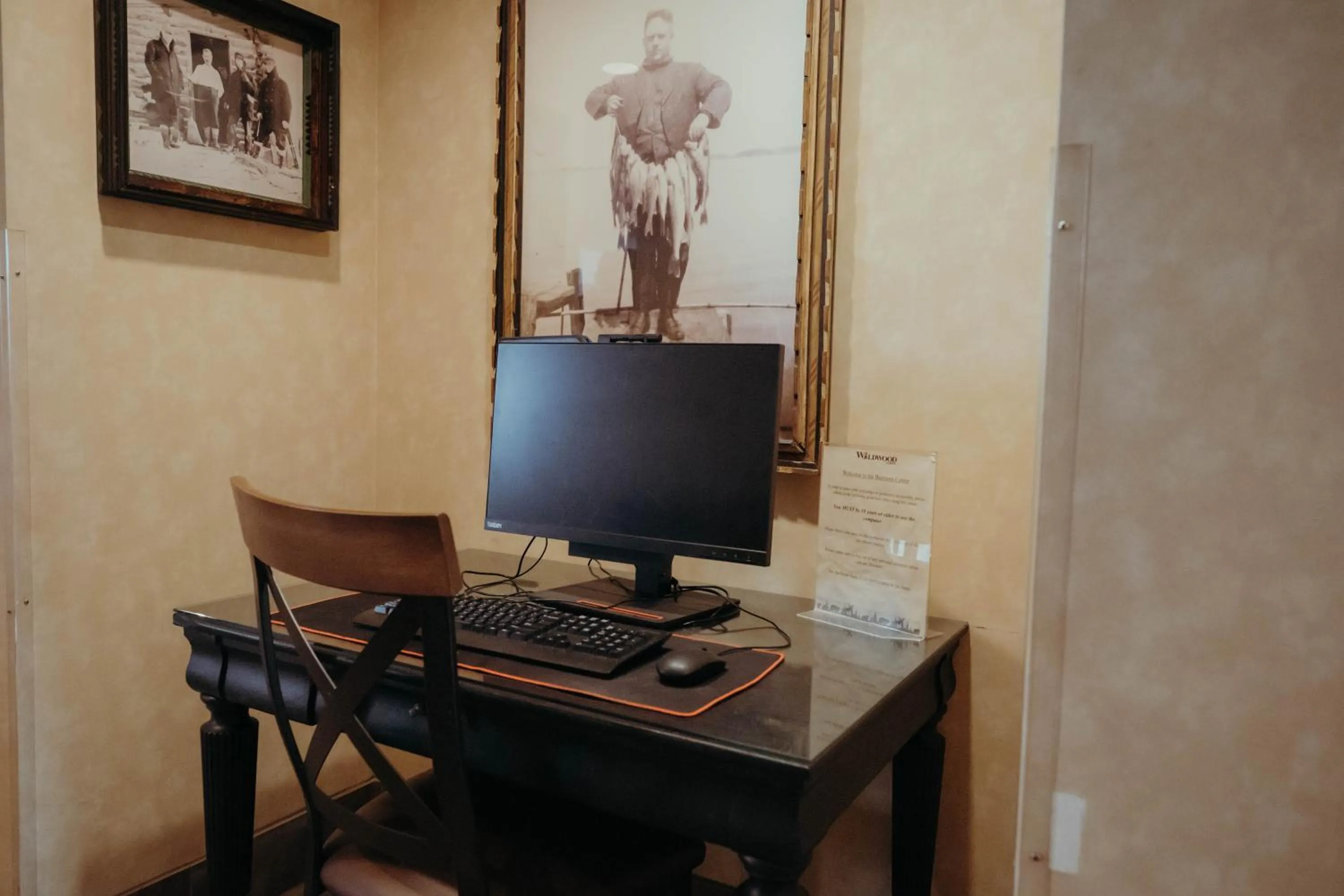 Business facilities in Wildwood Lodge