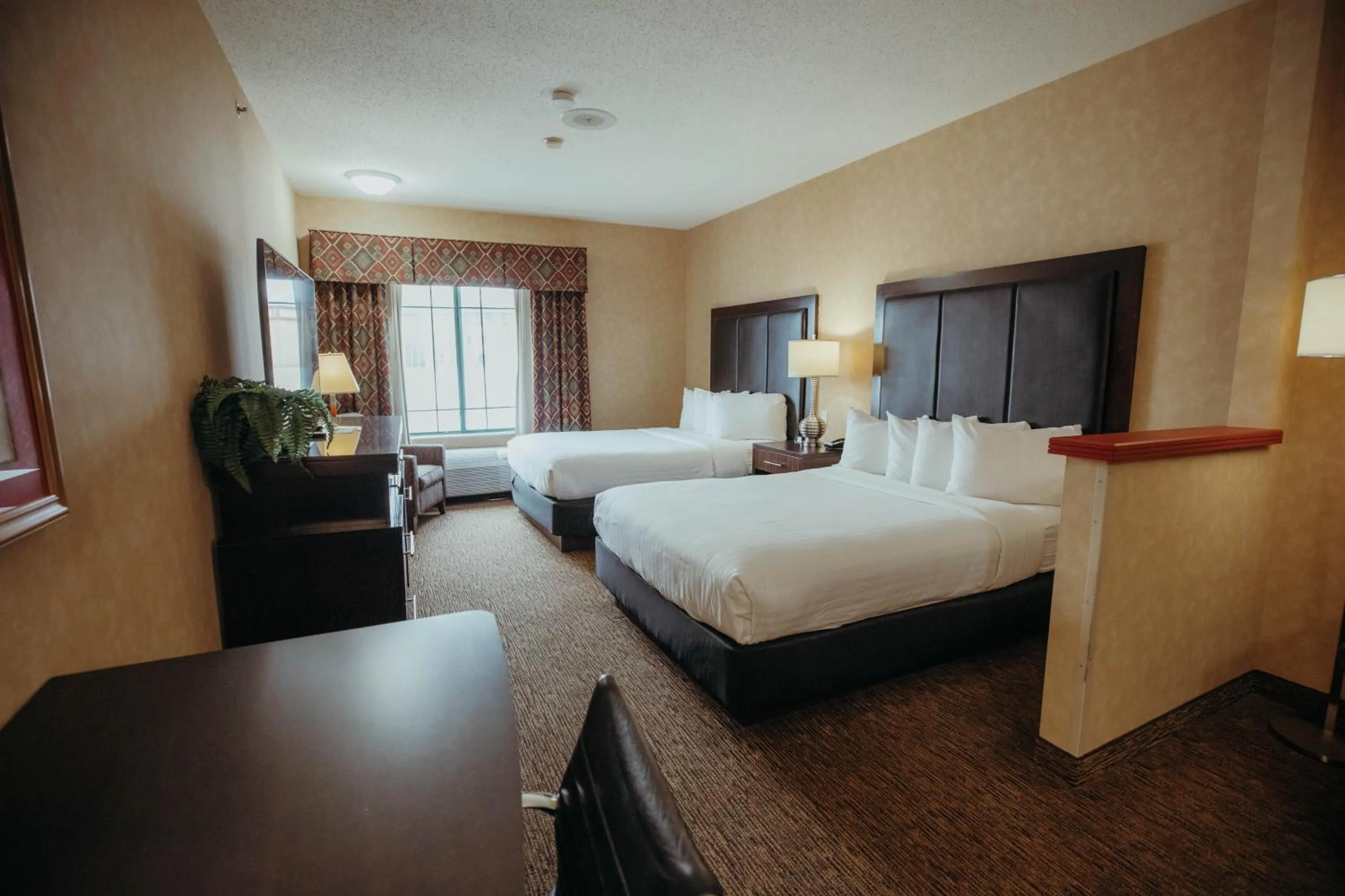 Bedroom, Bed in Wildwood Lodge