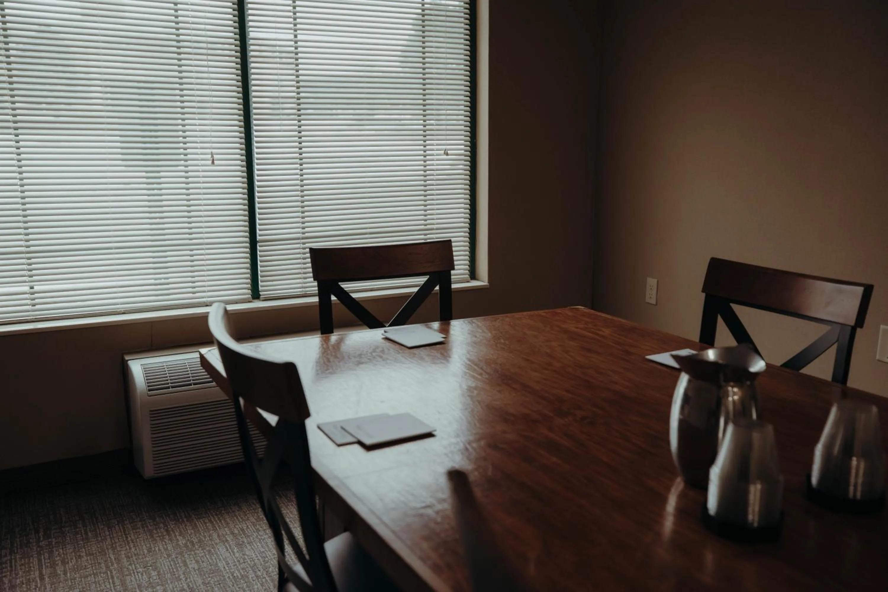 Meeting/conference room in Wildwood Lodge